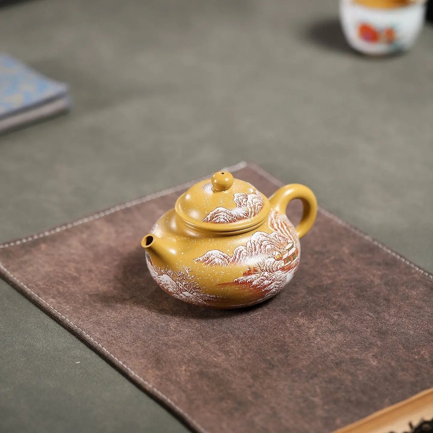 Rong Tian 220cc - Yixing Handmade Teapot 江苏宜兴