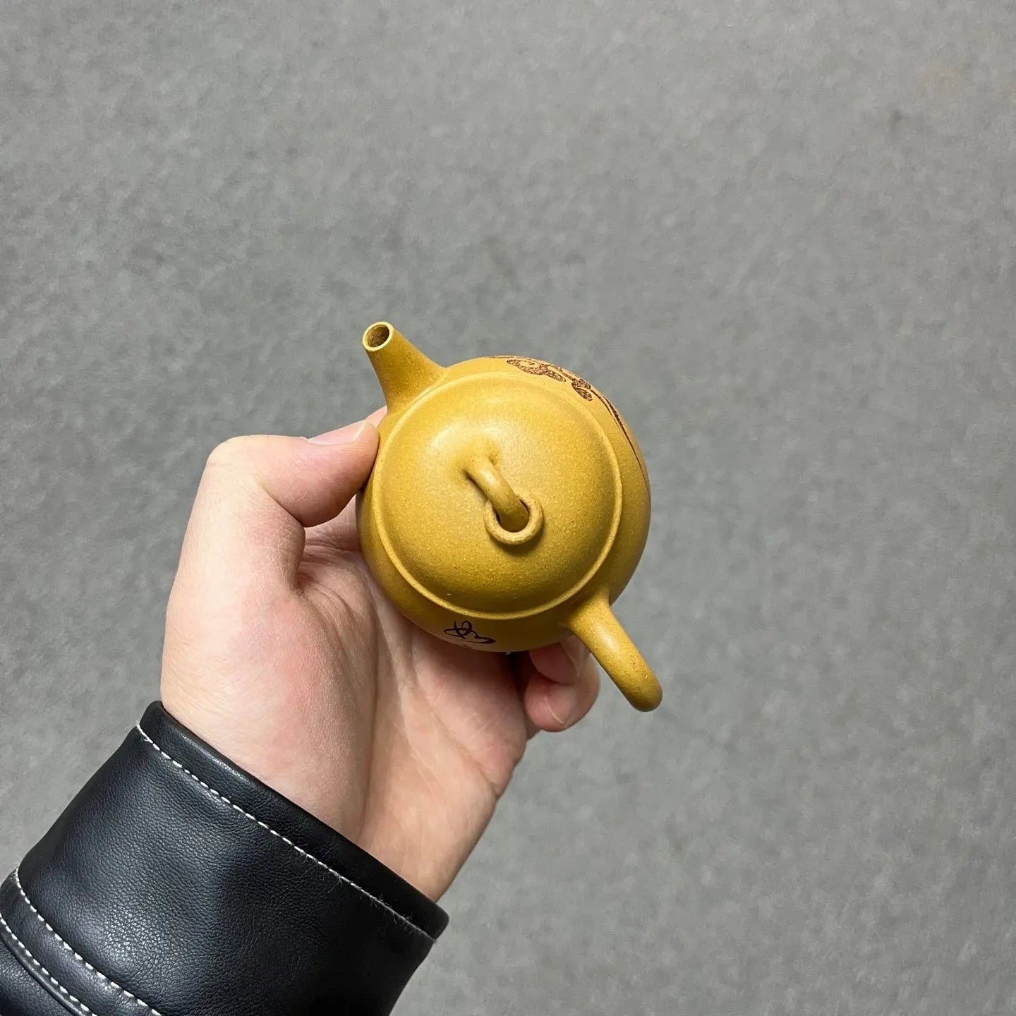 Ru Yi 140cc - Yixing Handmade Teapot 江苏宜兴
