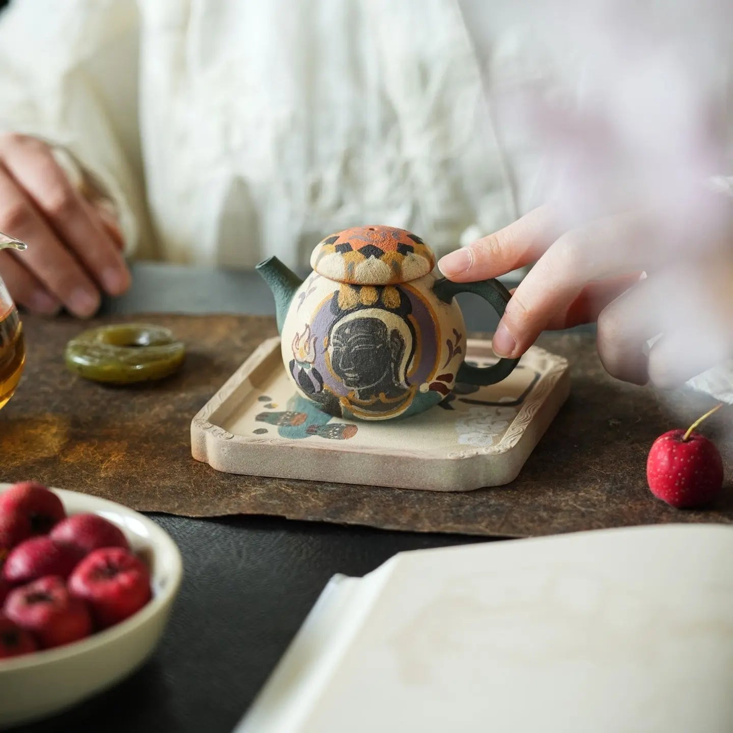Ru Yi Bao Zhu 100cc - Yixing Handmade Teapot 江苏宜兴