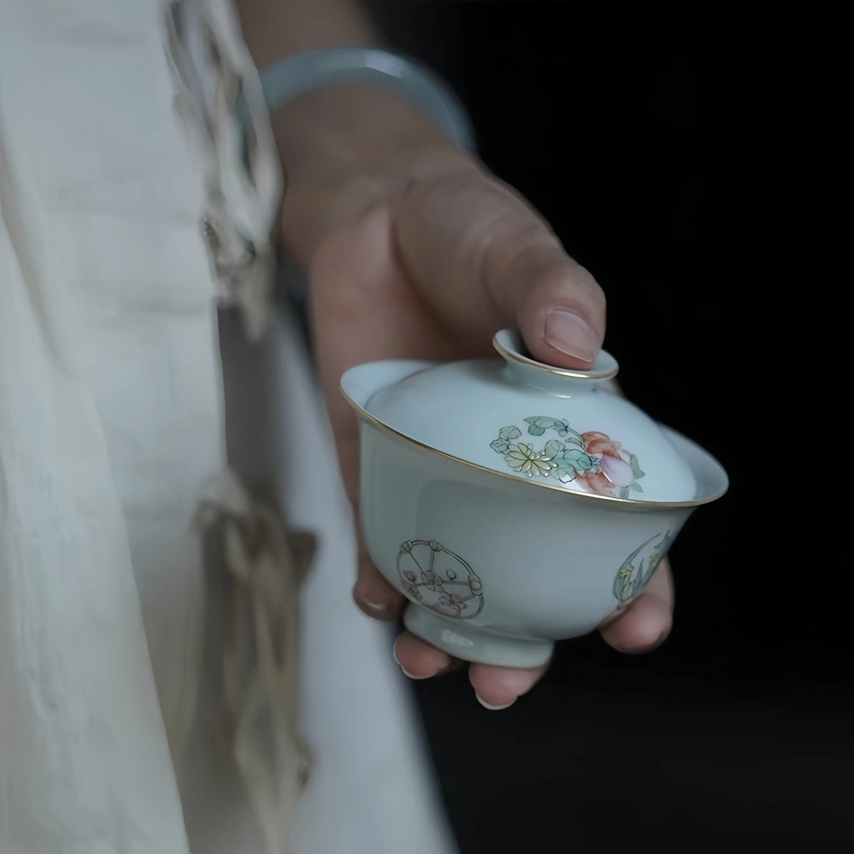 Ru Yi Pi Qiu Hua 140cc - Jingdezhen Porcelain Gaiwan zycschina