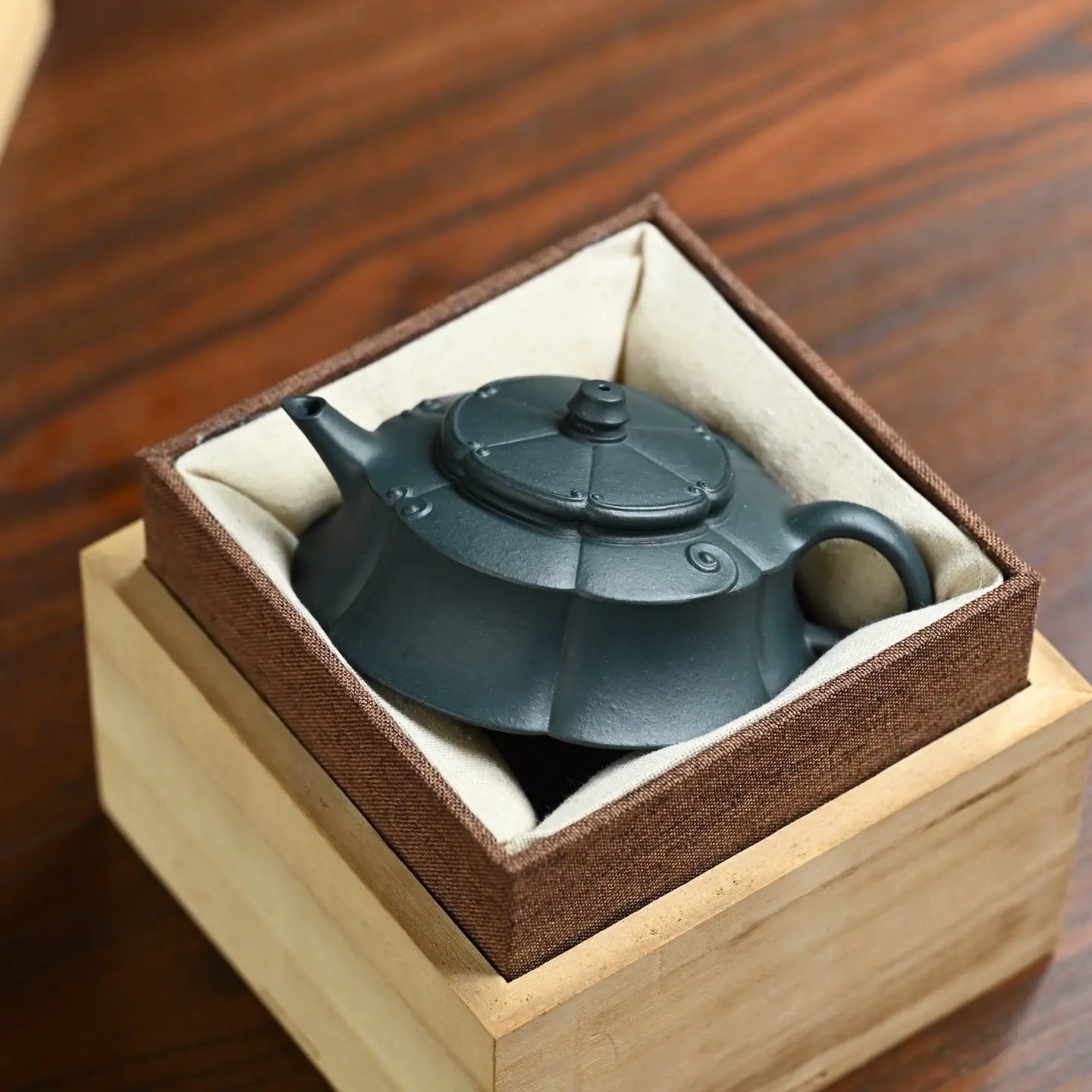 Rui Xiang 150cc - Yixing Handmade Teapot 江苏宜兴