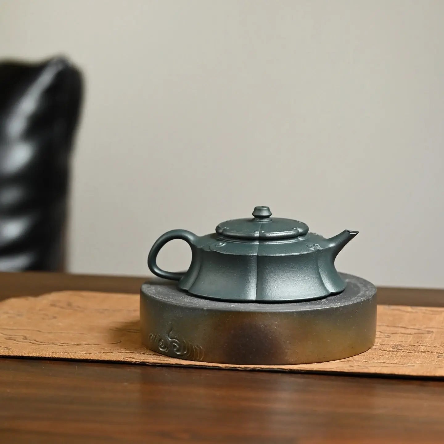 Rui Xiang 150cc - Yixing Handmade Teapot 江苏宜兴