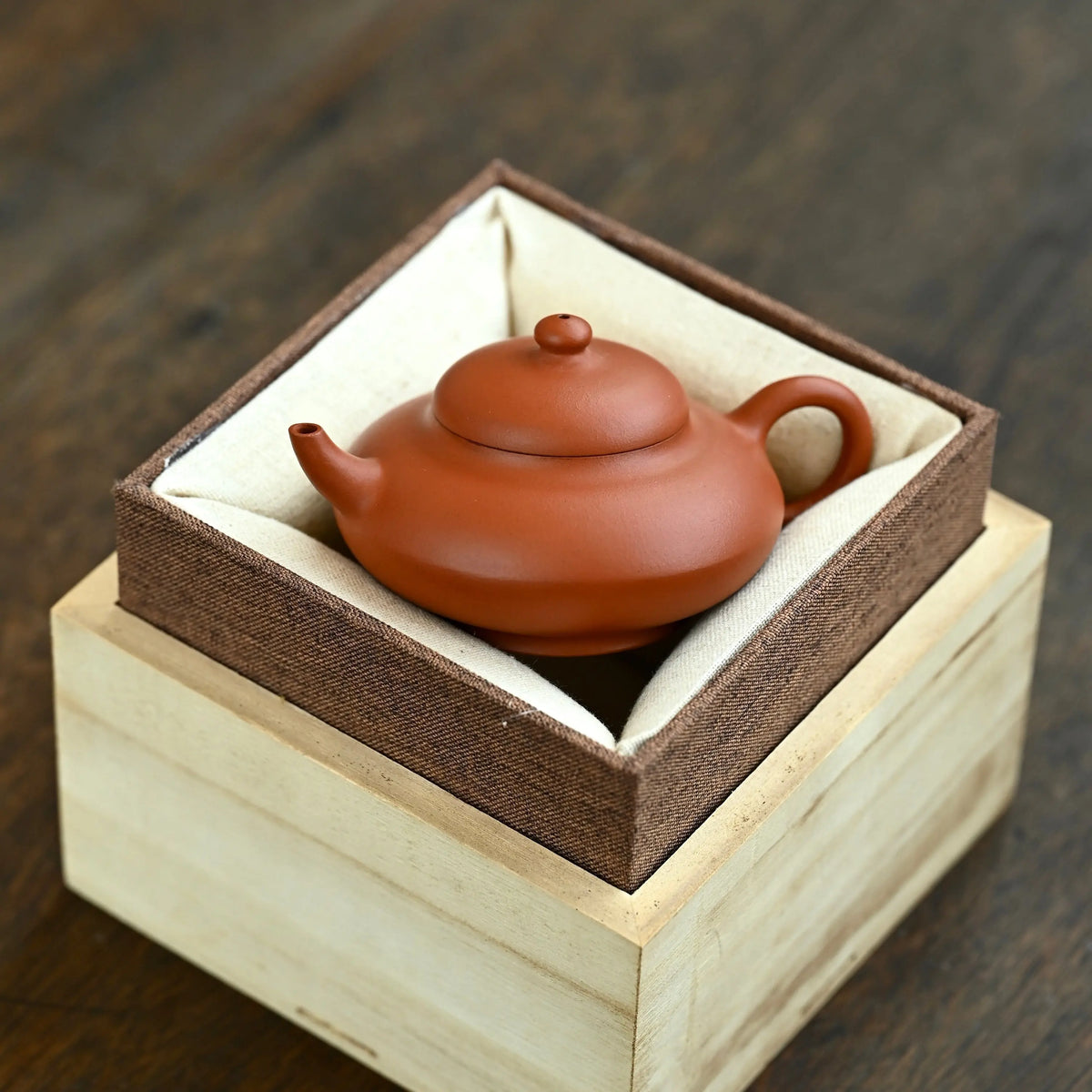 Ruo Yu 130cc - Yixing Handmade Teapot 江苏宜兴