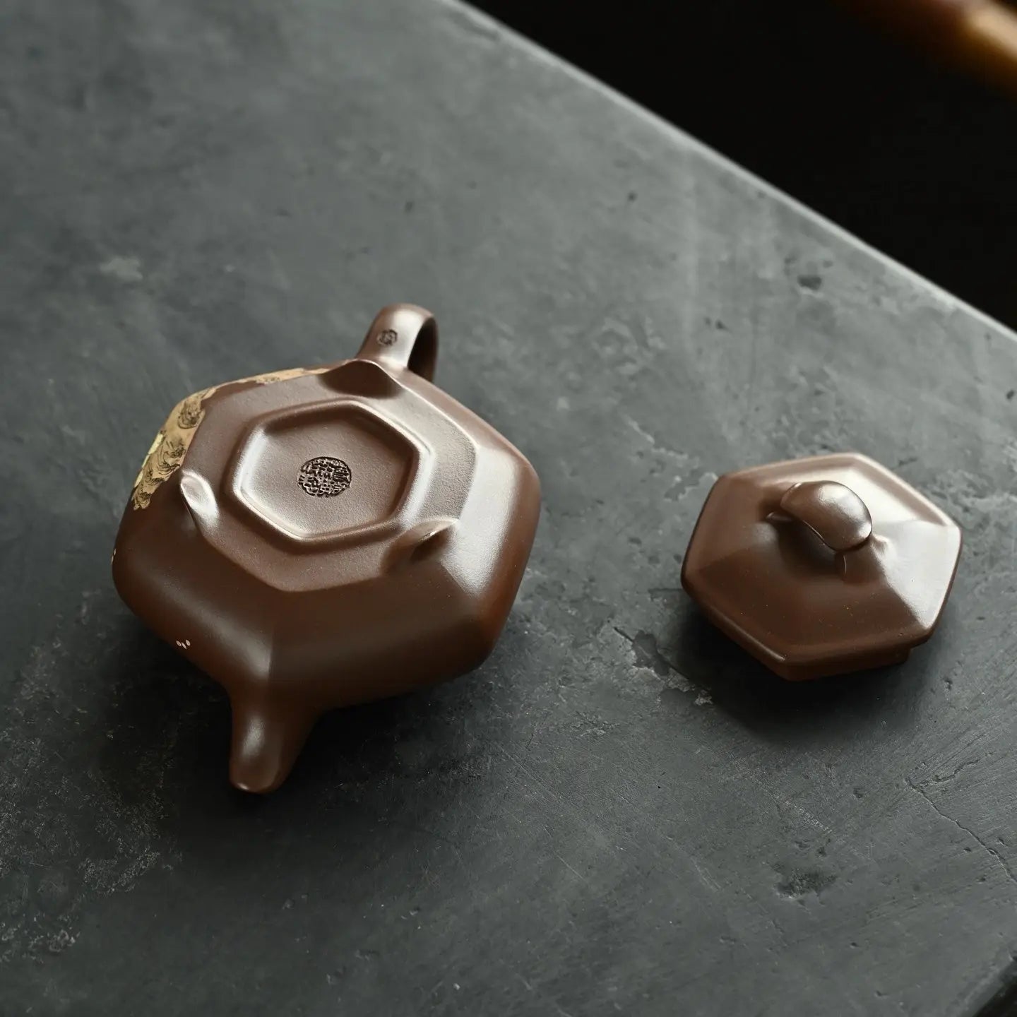 San Zu Ru Piao 230cc - Yixing Handmade Teapot 江苏宜兴