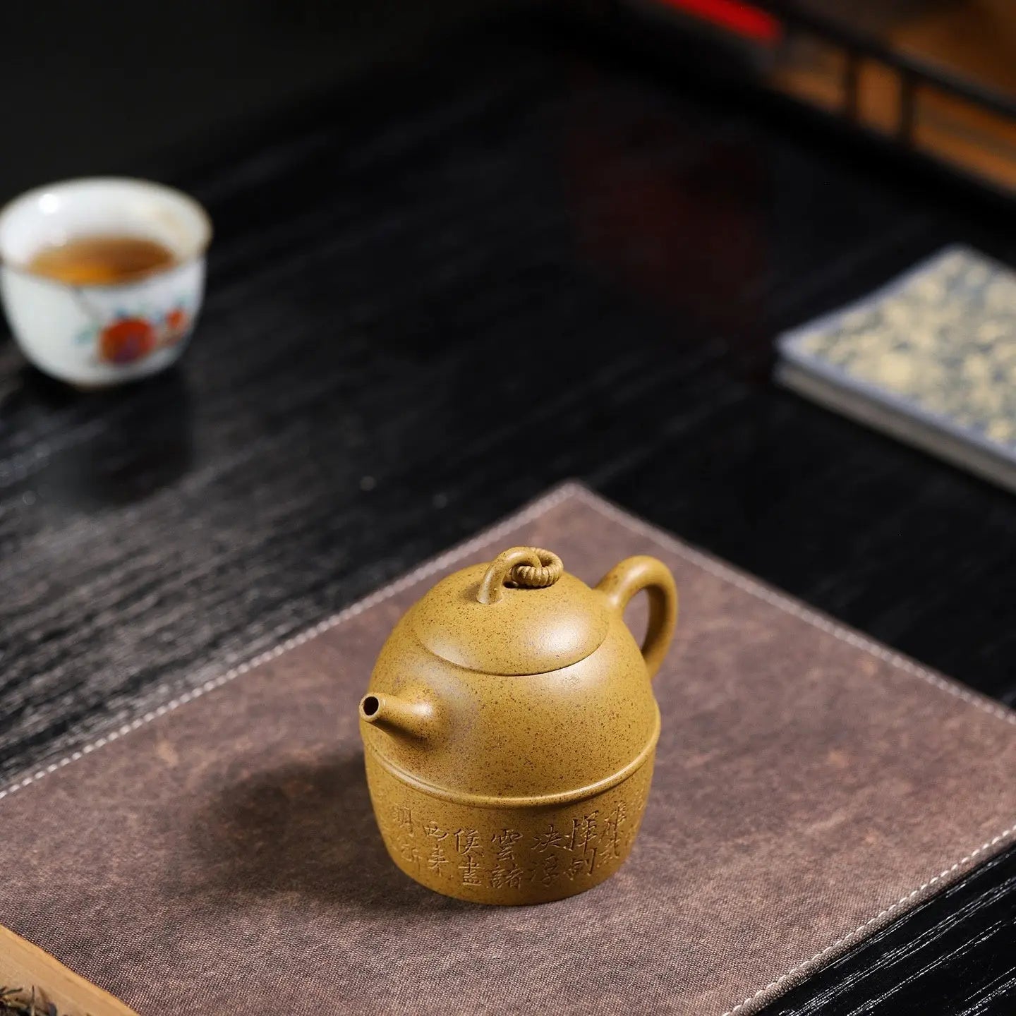 Shi Min Qin Quan 180cc - Yixing Handmade Teapot 江苏宜兴