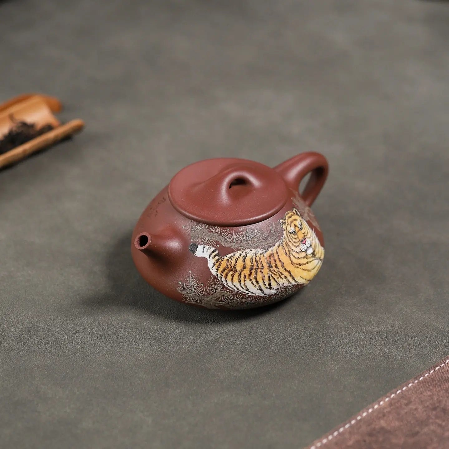 Shi Piao 280cc - Yixing Handmade Teapot 江苏宜兴