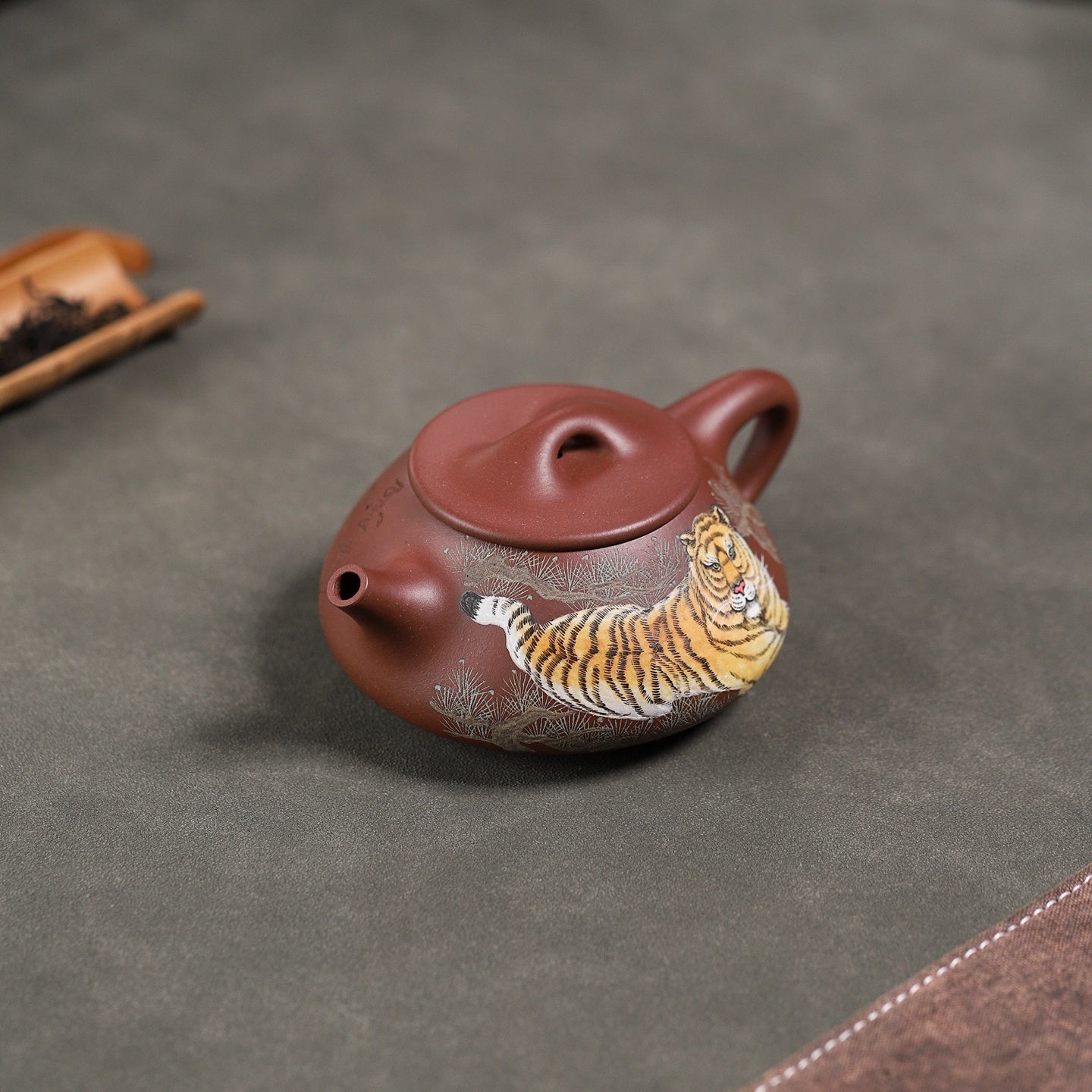 Shi Piao 280cc - Yixing Handmade Teapot 江苏宜兴