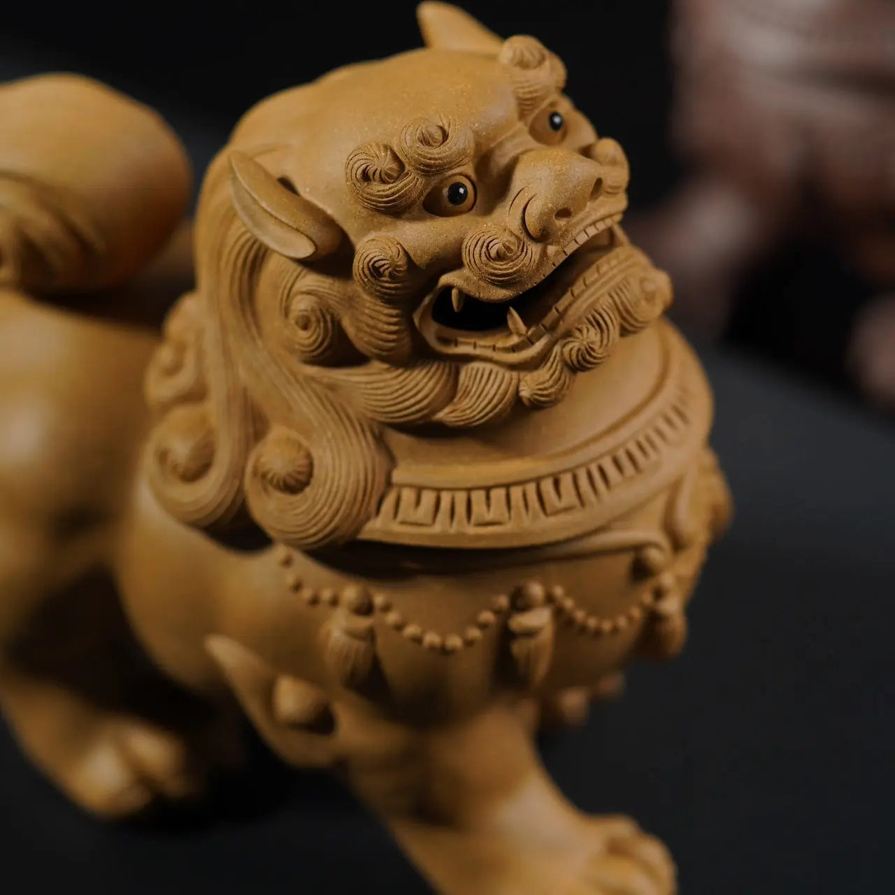 Shi Zi Xiang Lu - Zisha Sculpture 江苏宜兴