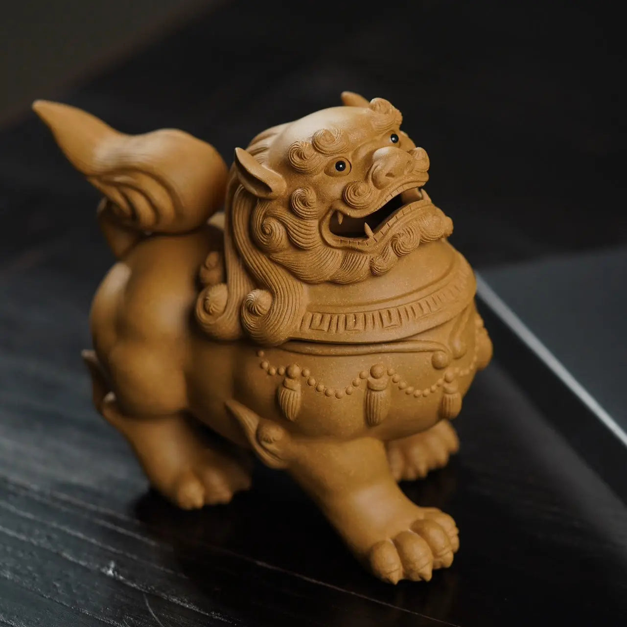Shi Zi Xiang Lu - Zisha Sculpture 江苏宜兴
