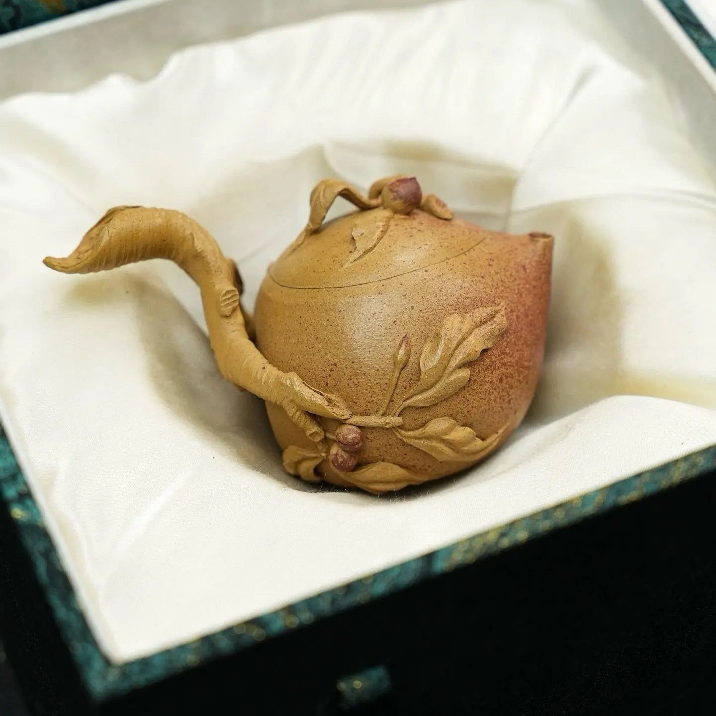 Shou Tao 85cc - Yixing Handmade Teapot 江苏宜兴