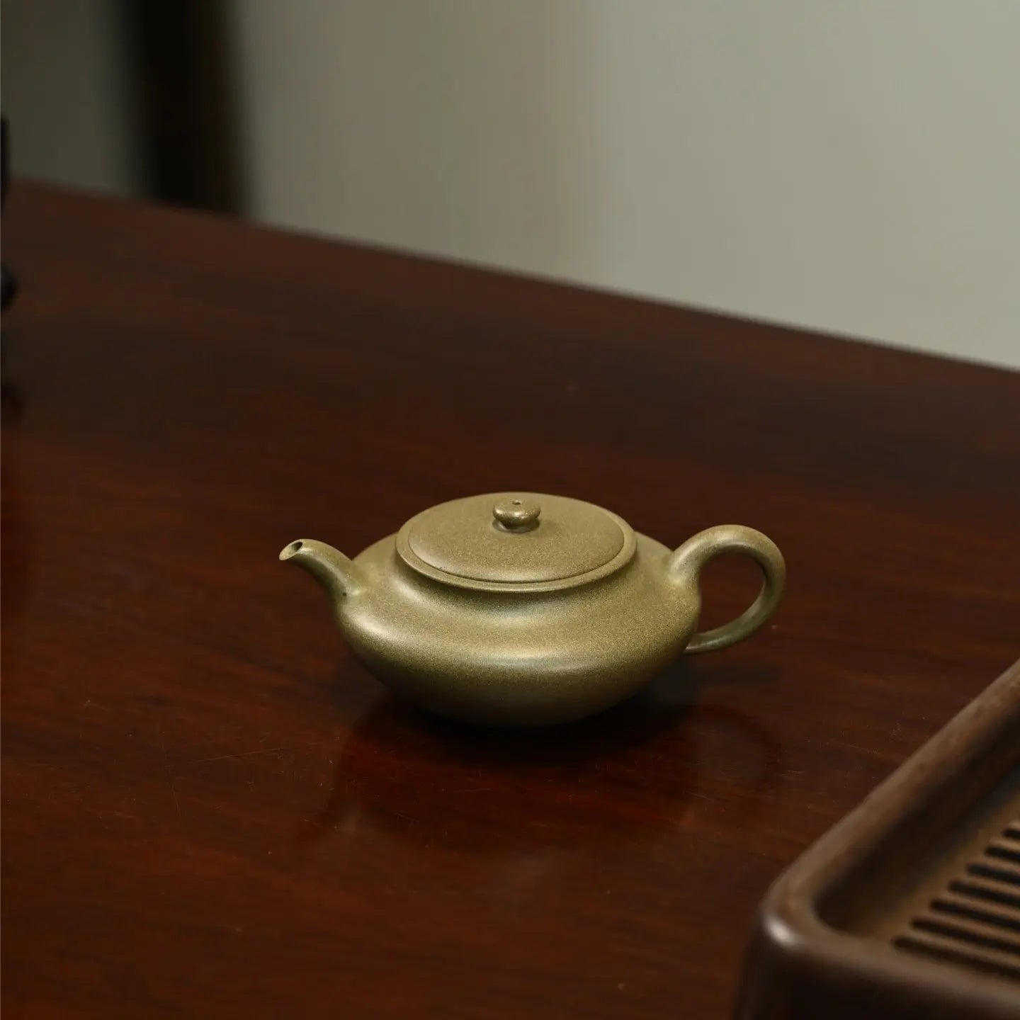 Shu He 220cc - Yixing Handmade Teapot 江苏宜兴