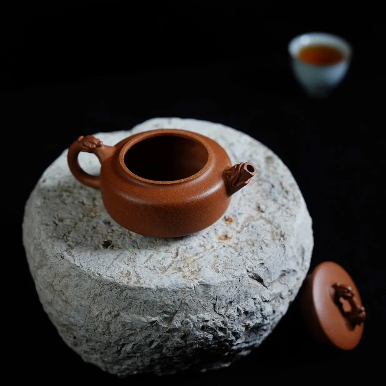 Shuang Long 230cc - Yixing Handmade Teapot 江苏宜兴