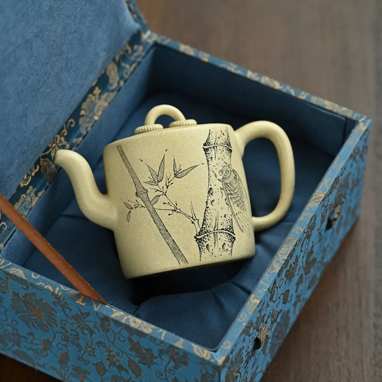 Shuang Quan 210cc - Yixing Handmade Teapot 江苏宜兴