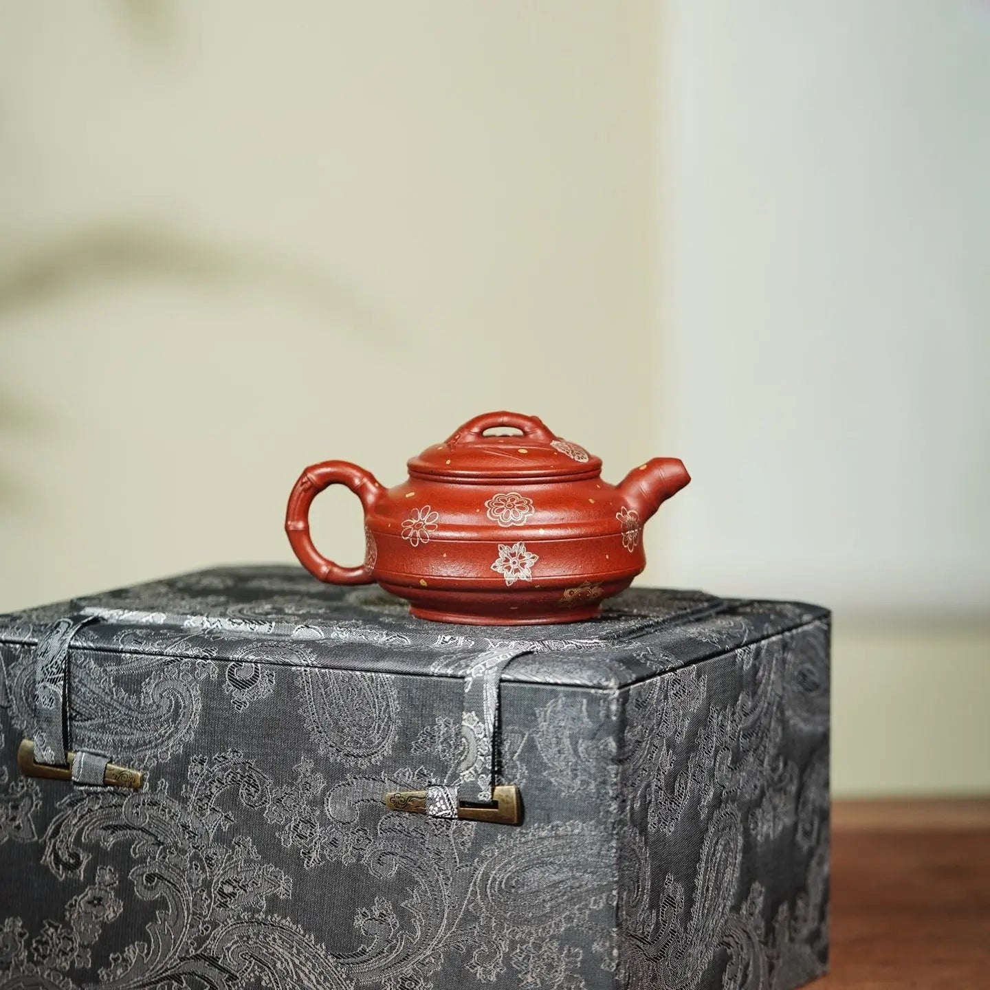 Shuang Xian Zhu Gu 130cc - Yixing Handmade Teapot 江苏宜兴