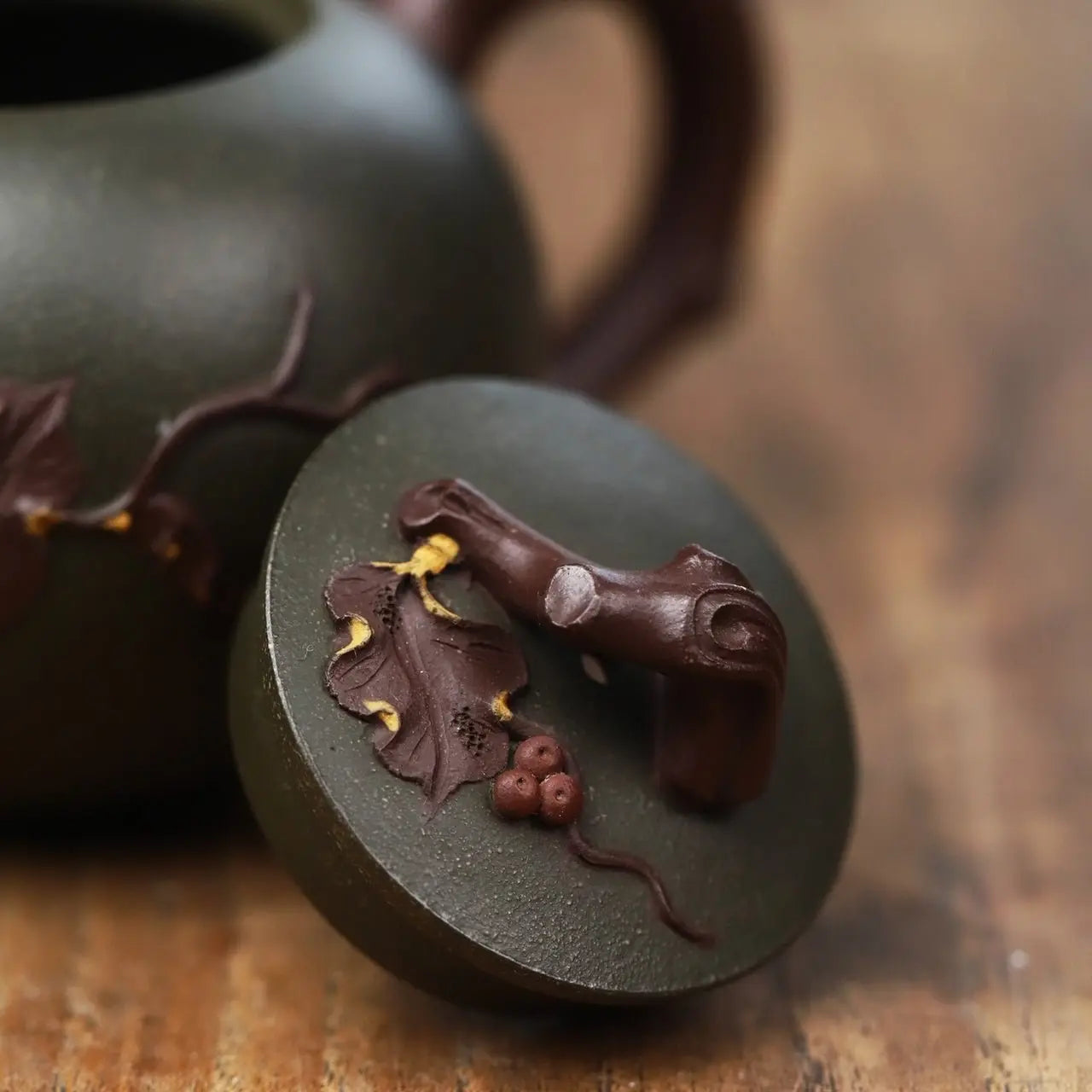 Song Shu Pu Tao 150cc - Yixing Handmade Teapot 江苏宜兴