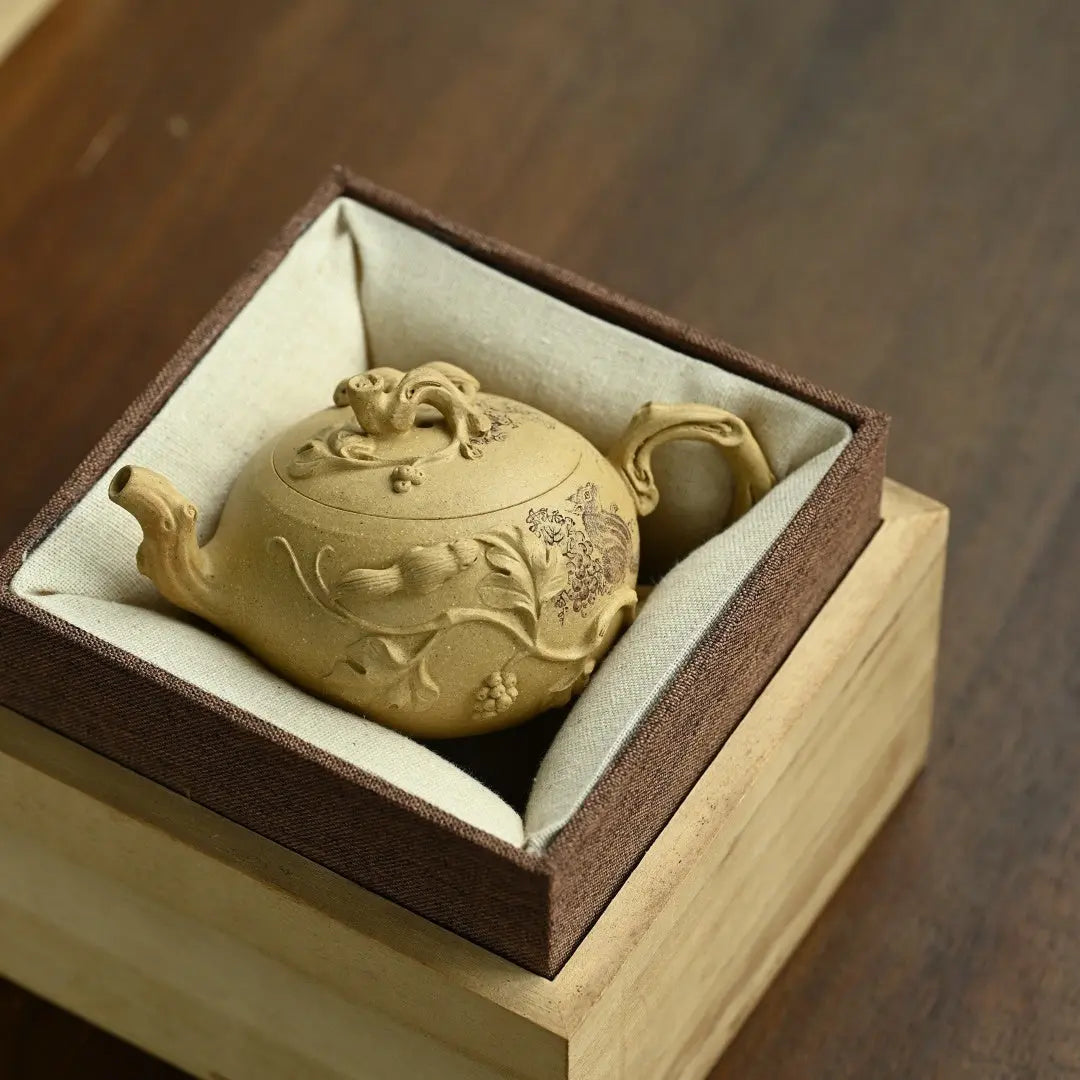 Song Shu Pu Tao 150cc - Yixing Handmade Teapot 江苏宜兴
