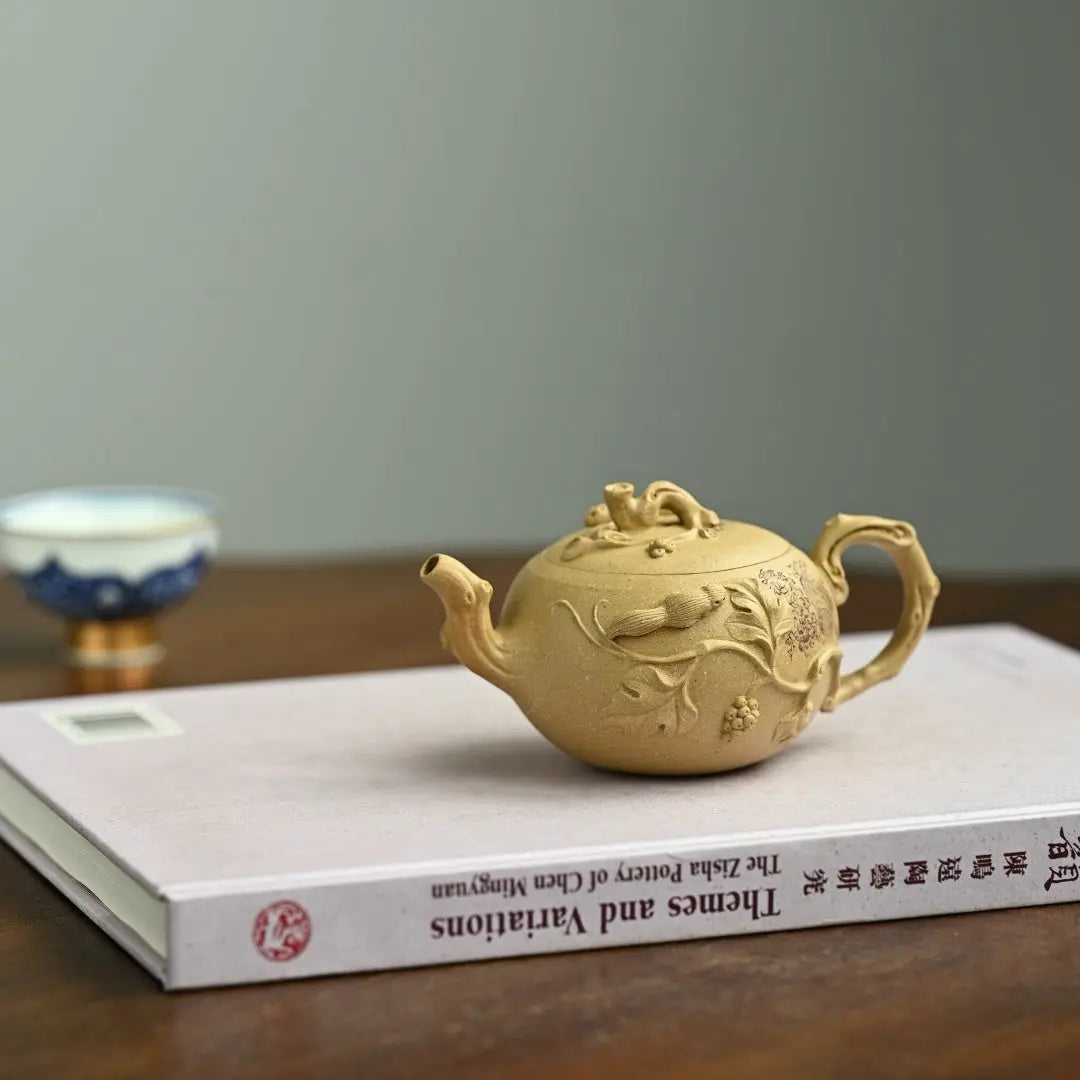 Song Shu Pu Tao 150cc - Yixing Handmade Teapot 江苏宜兴