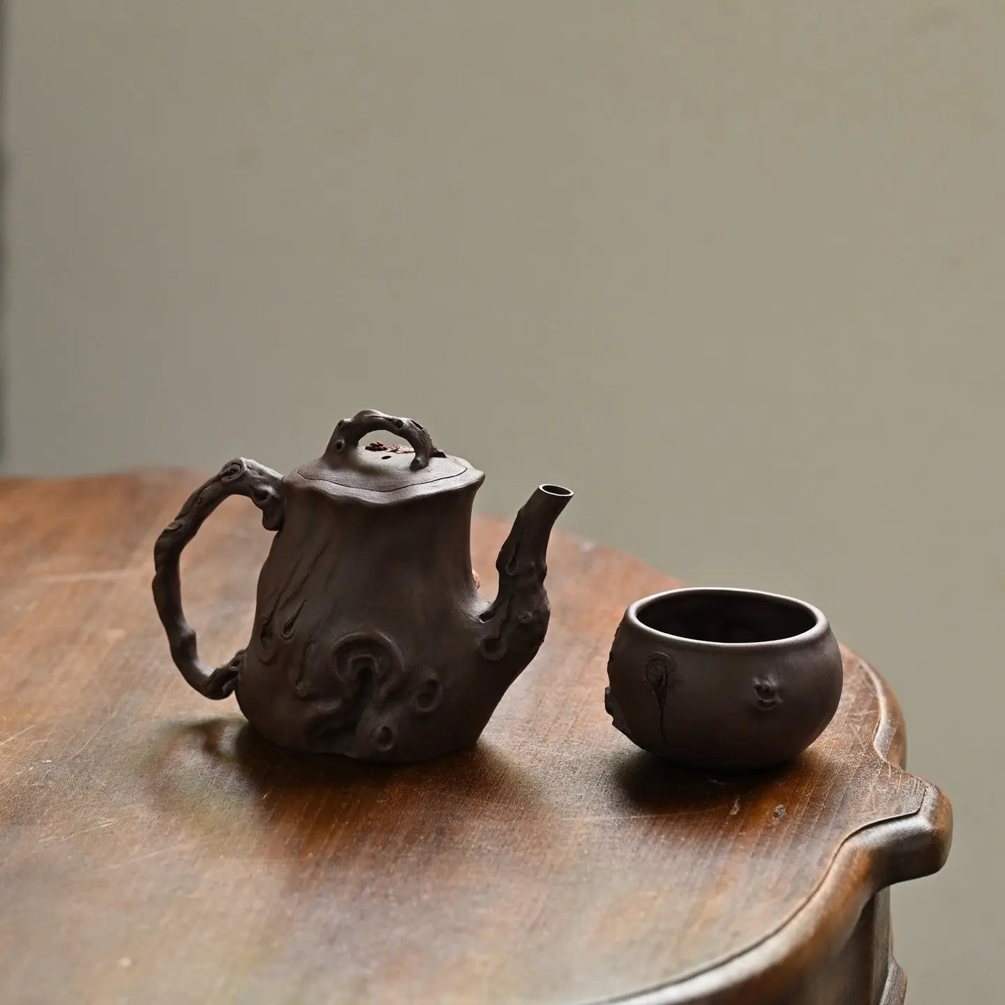 Song Shu Pu Tao 320cc - Yixing Handmade Teapot 江苏宜兴