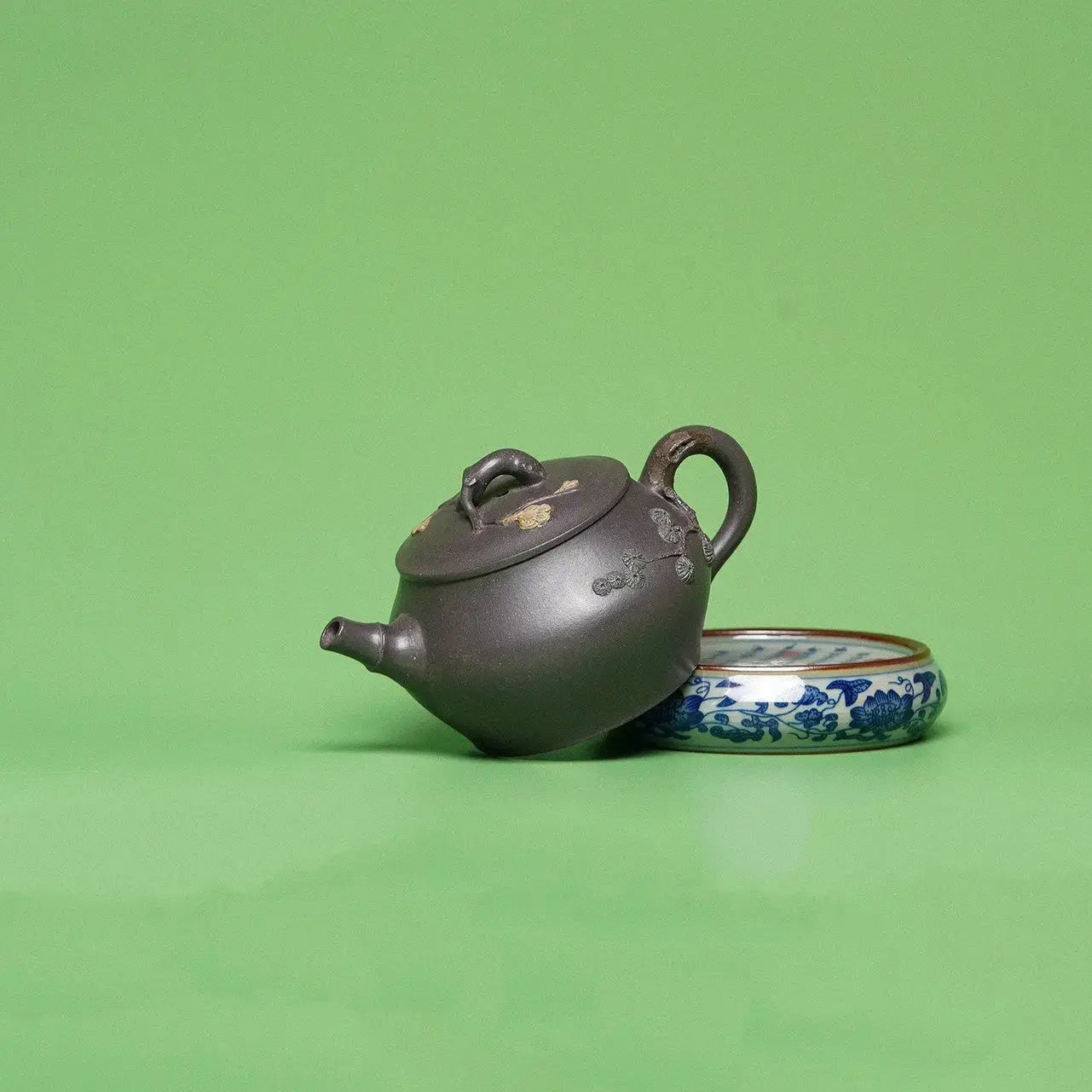 Song Zhu Mei 150cc - Yixing Handmade Teapot 江苏宜兴