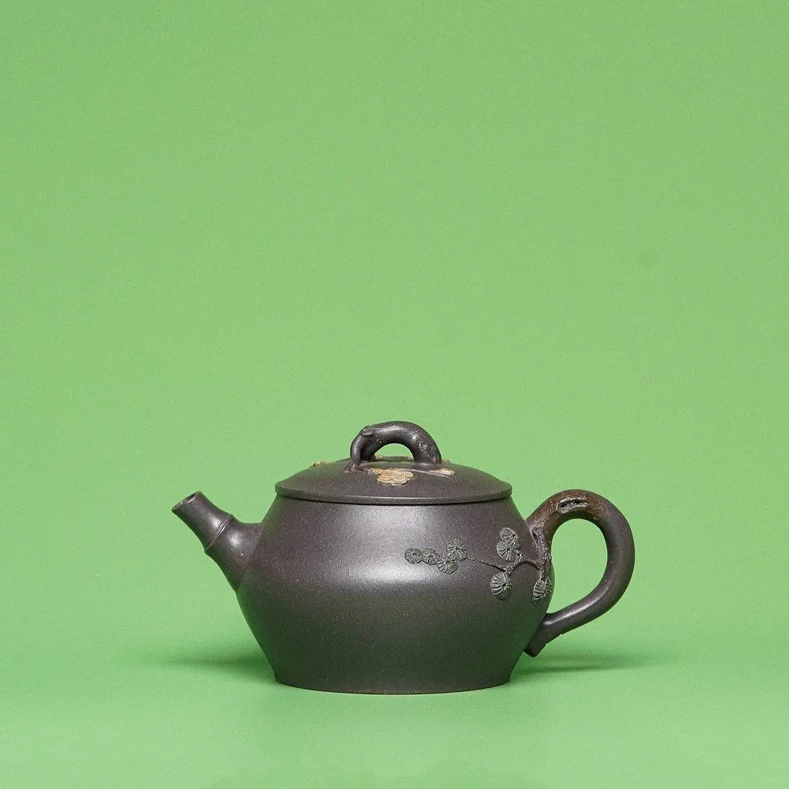 Song Zhu Mei 150cc - Yixing Handmade Teapot 江苏宜兴
