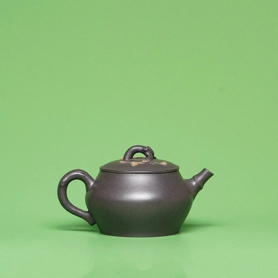 Song Zhu Mei 150cc - Yixing Handmade Teapot 江苏宜兴