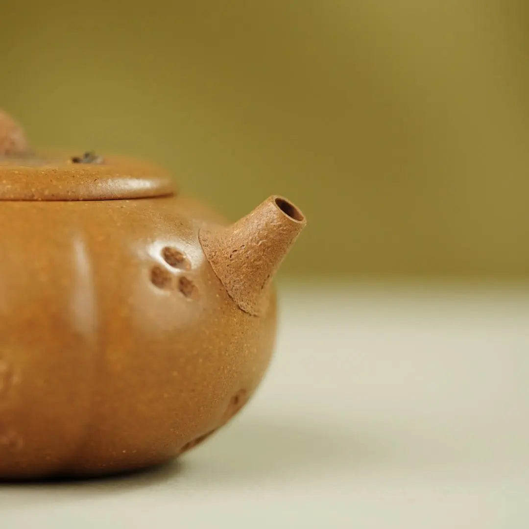 Wa Qu 170cc - Yixing Handmade Teapot 江苏宜兴