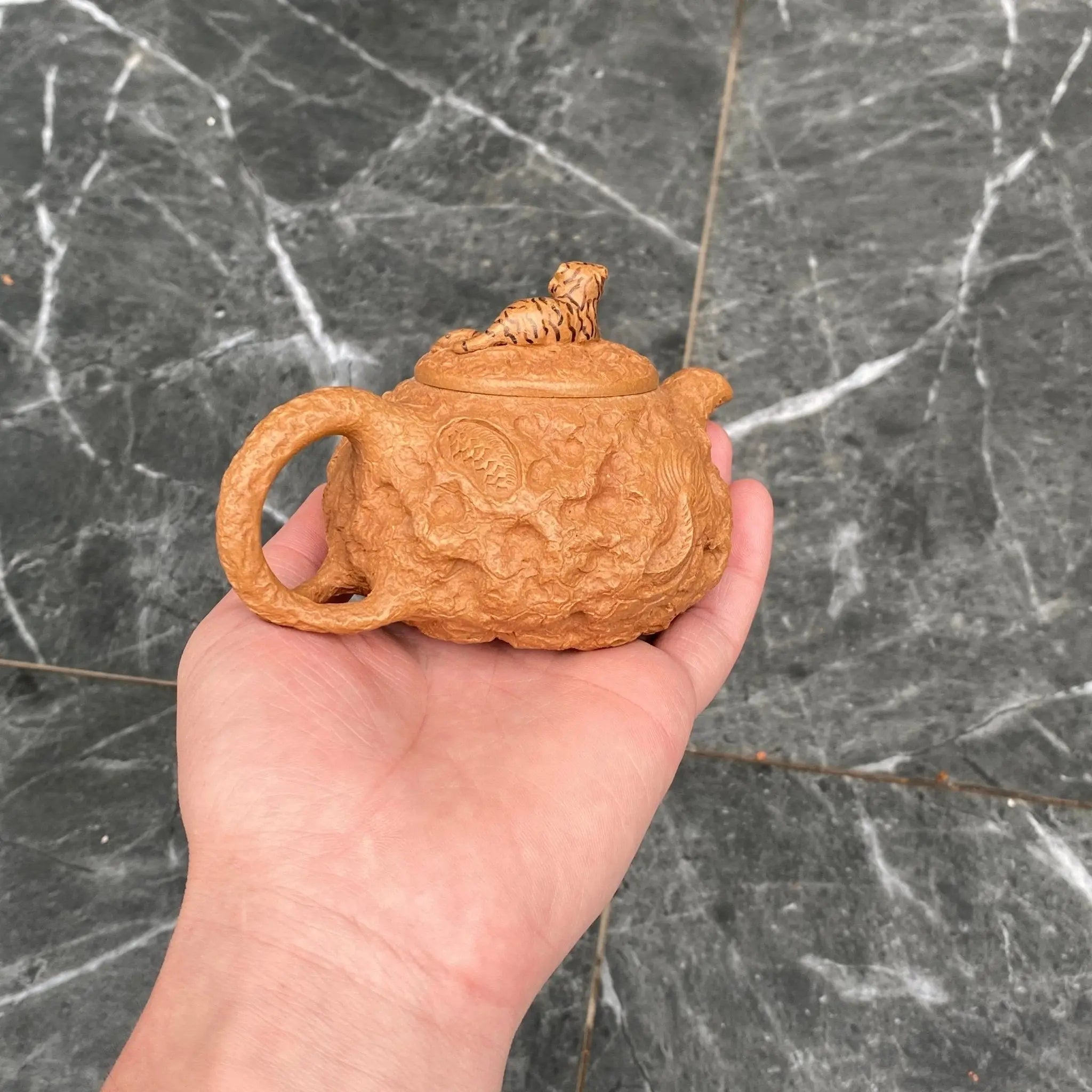 Wo Hu Cang Long 170cc - Yixing Handmade Teapot 江苏宜兴