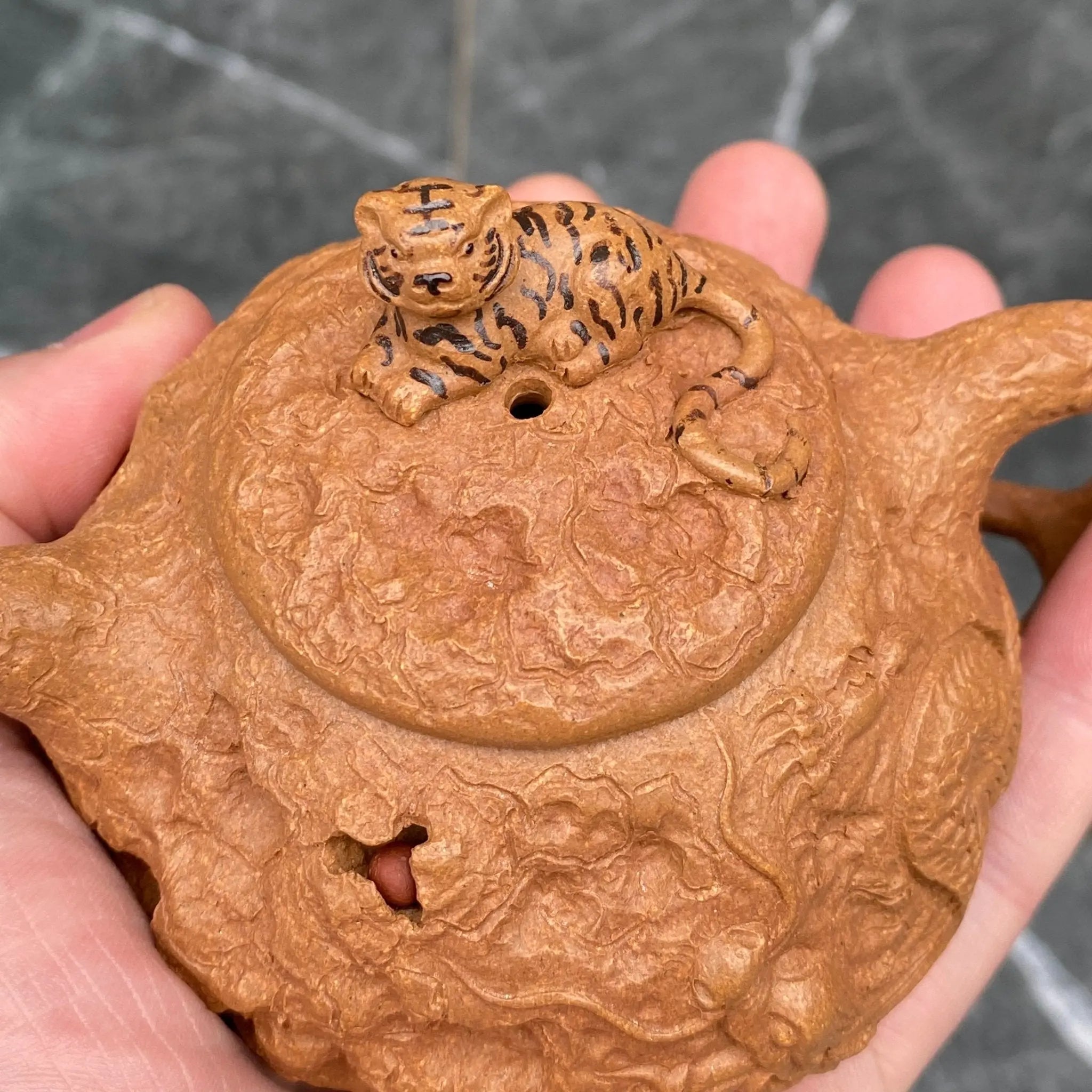 Wo Hu Cang Long 170cc - Yixing Handmade Teapot 江苏宜兴