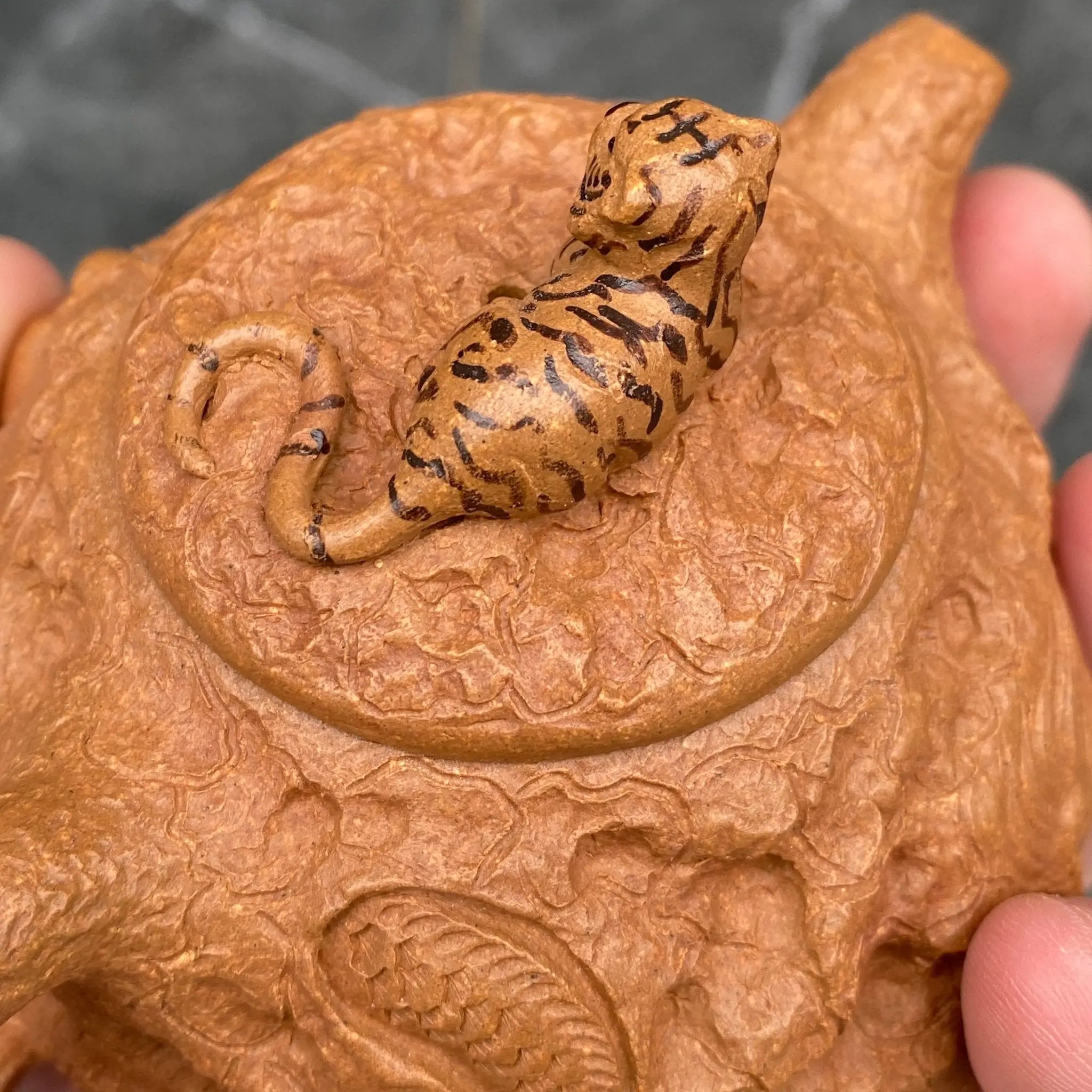 Wo Hu Cang Long 170cc - Yixing Handmade Teapot 江苏宜兴