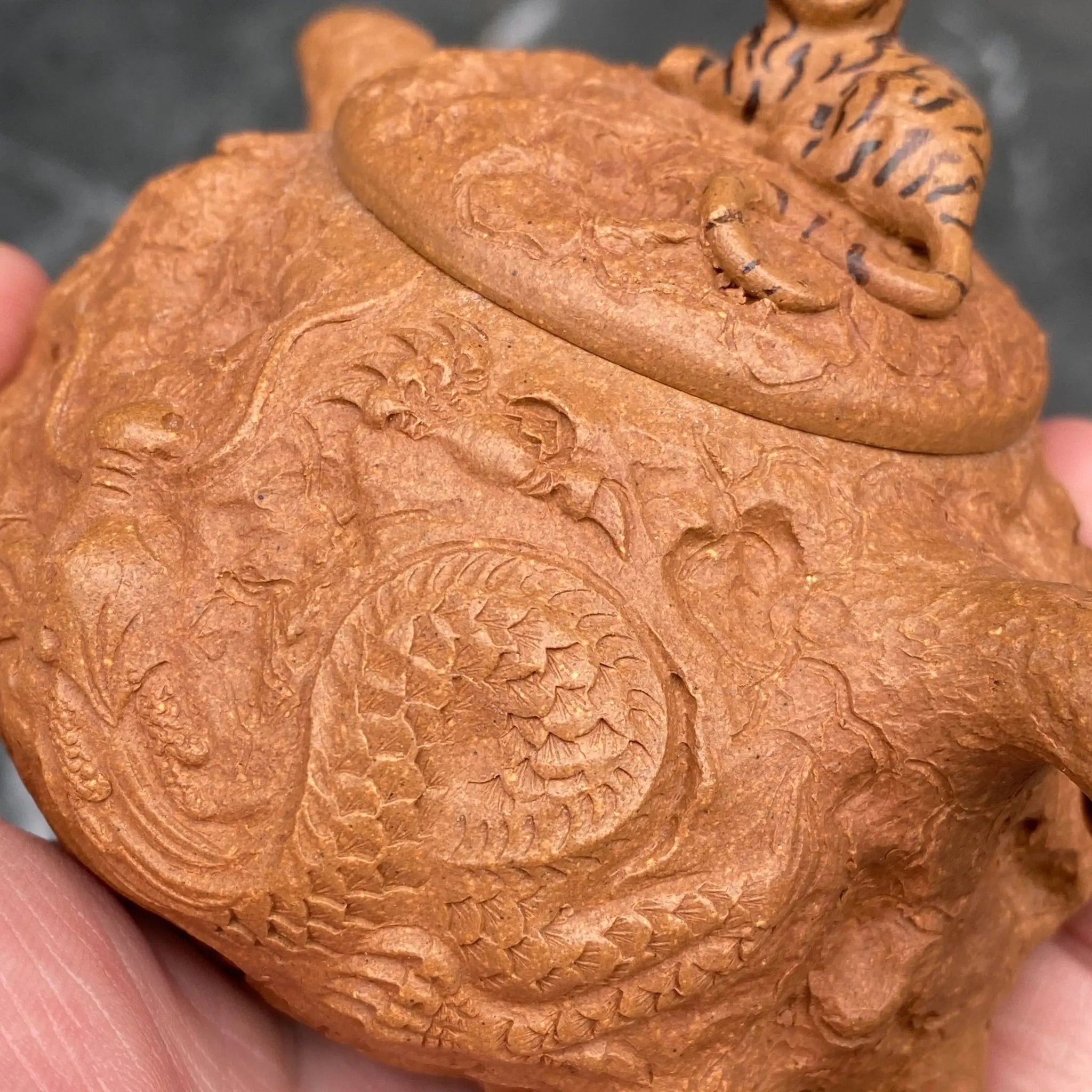Wo Hu Cang Long 170cc - Yixing Handmade Teapot 江苏宜兴