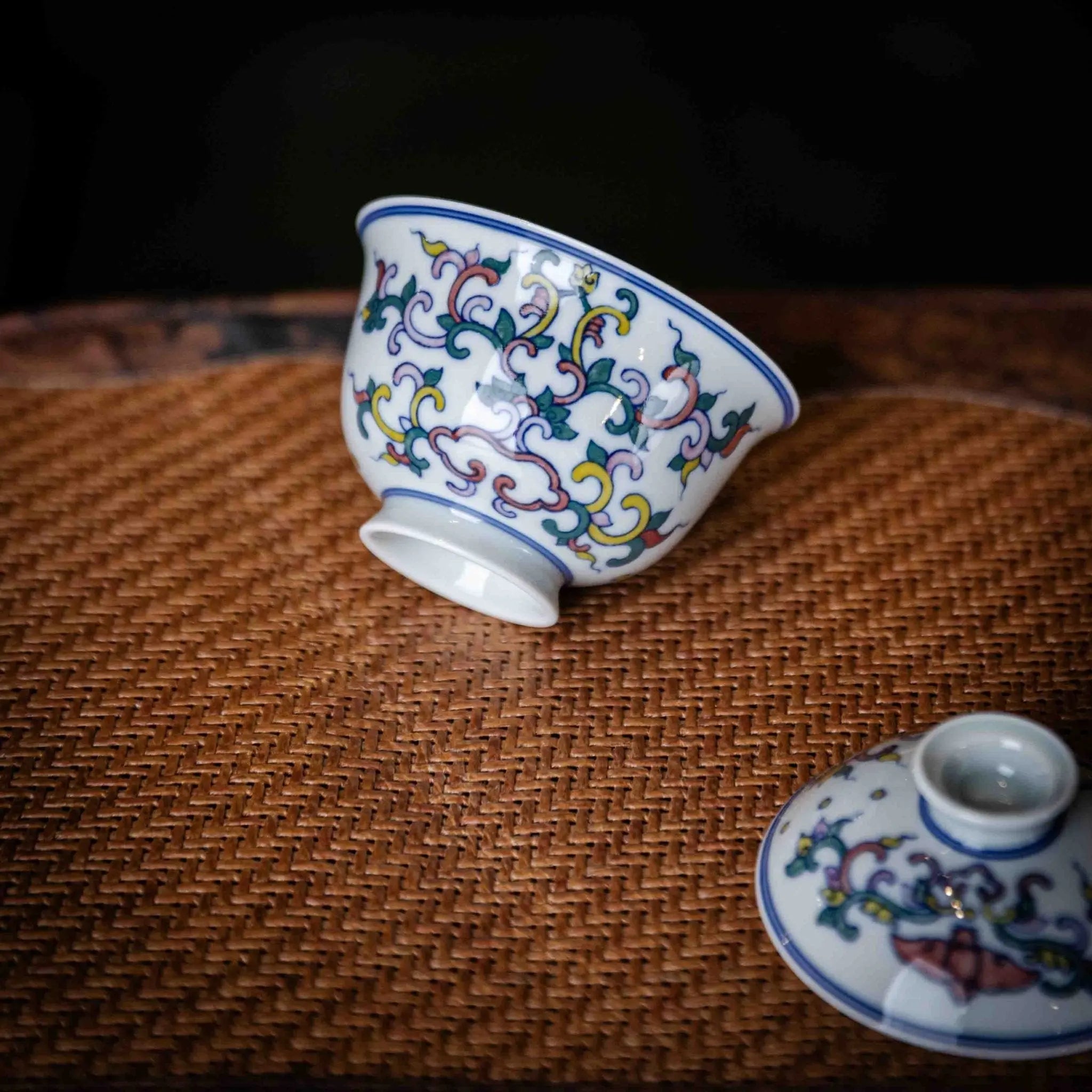 Wu Cai Ru Yi 75cc - Jing De Zhen Porcelain Gaiwan zycschina