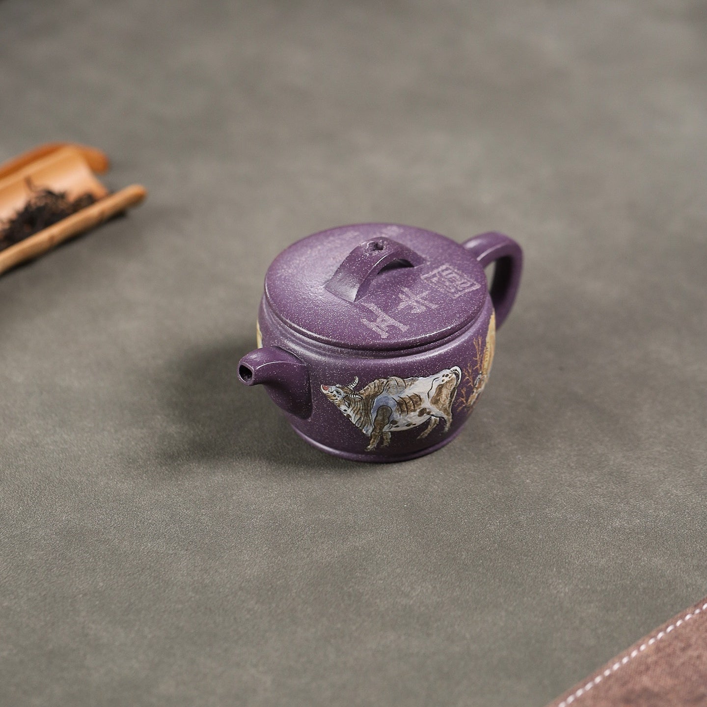 Wu Niu TU 175cc - Yixing Handmade Teapot 江苏宜兴