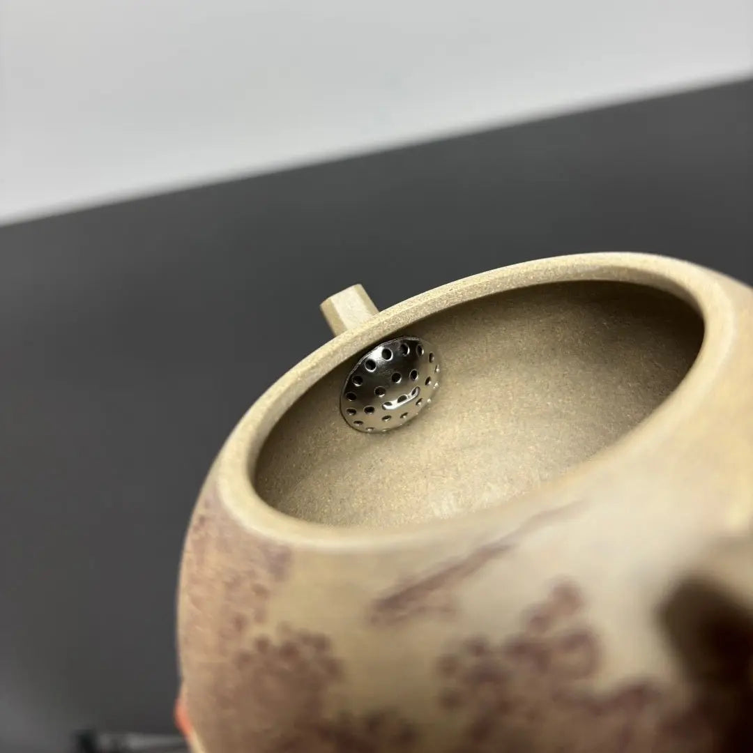 Xia Zhi Meng - Yixing Handmade Teapot 江苏宜兴
