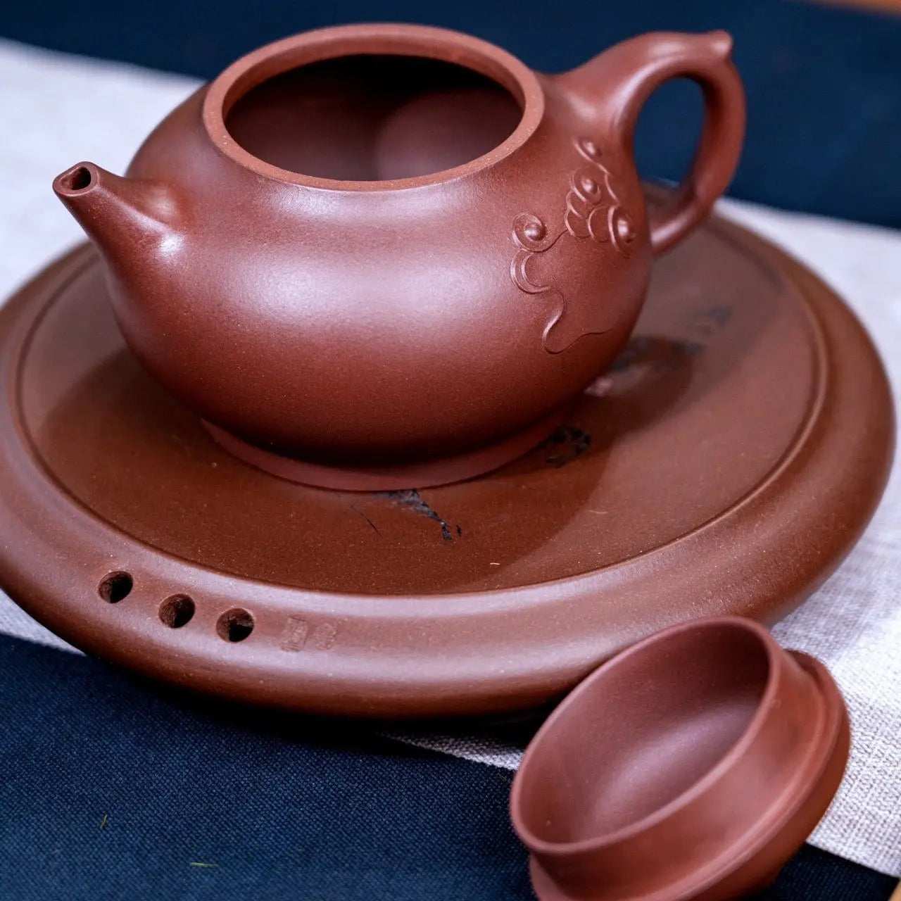 Xiang Yun 300cc - Yixing Handmade Teapot 江苏宜兴