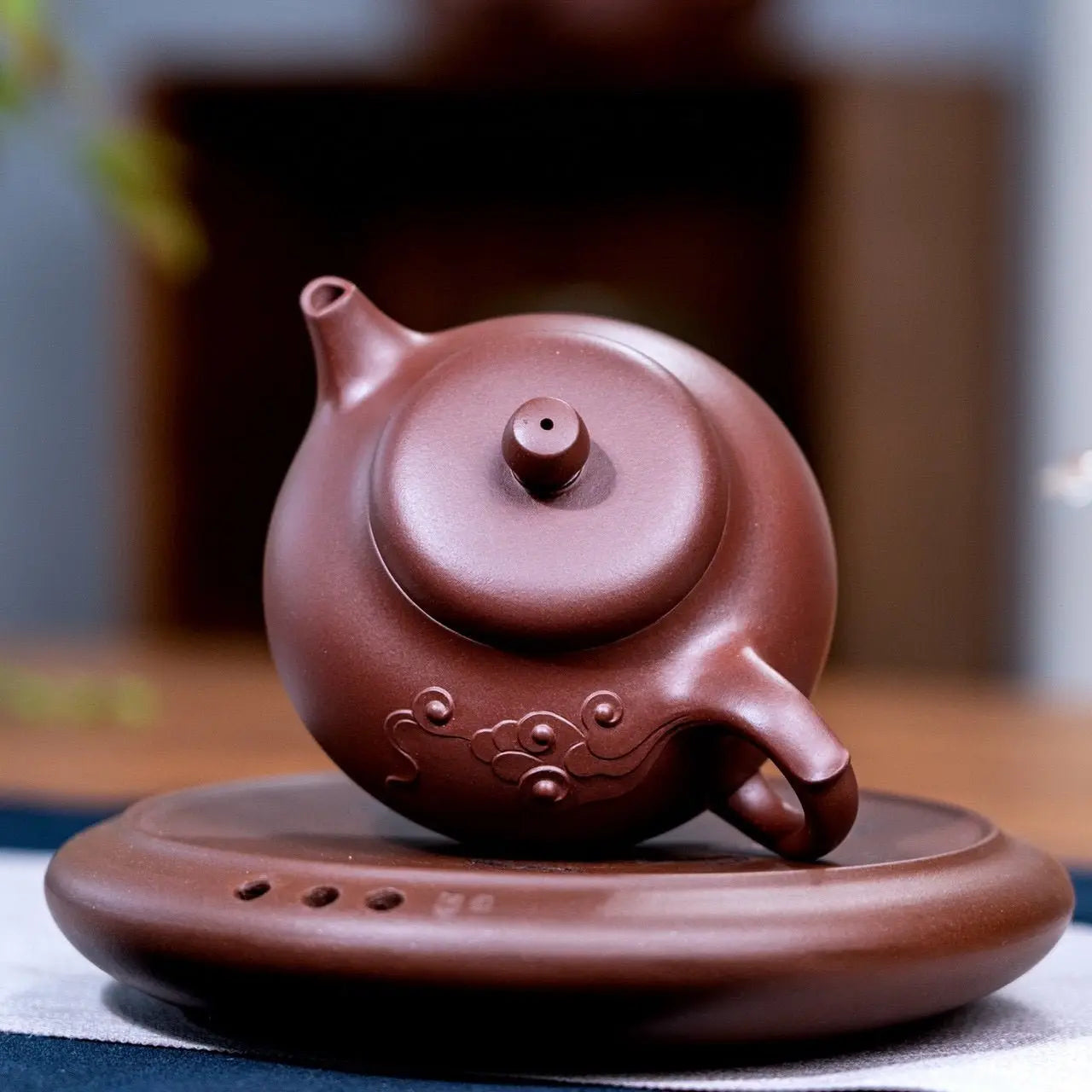 Xiang Yun 300cc - Yixing Handmade Teapot 江苏宜兴