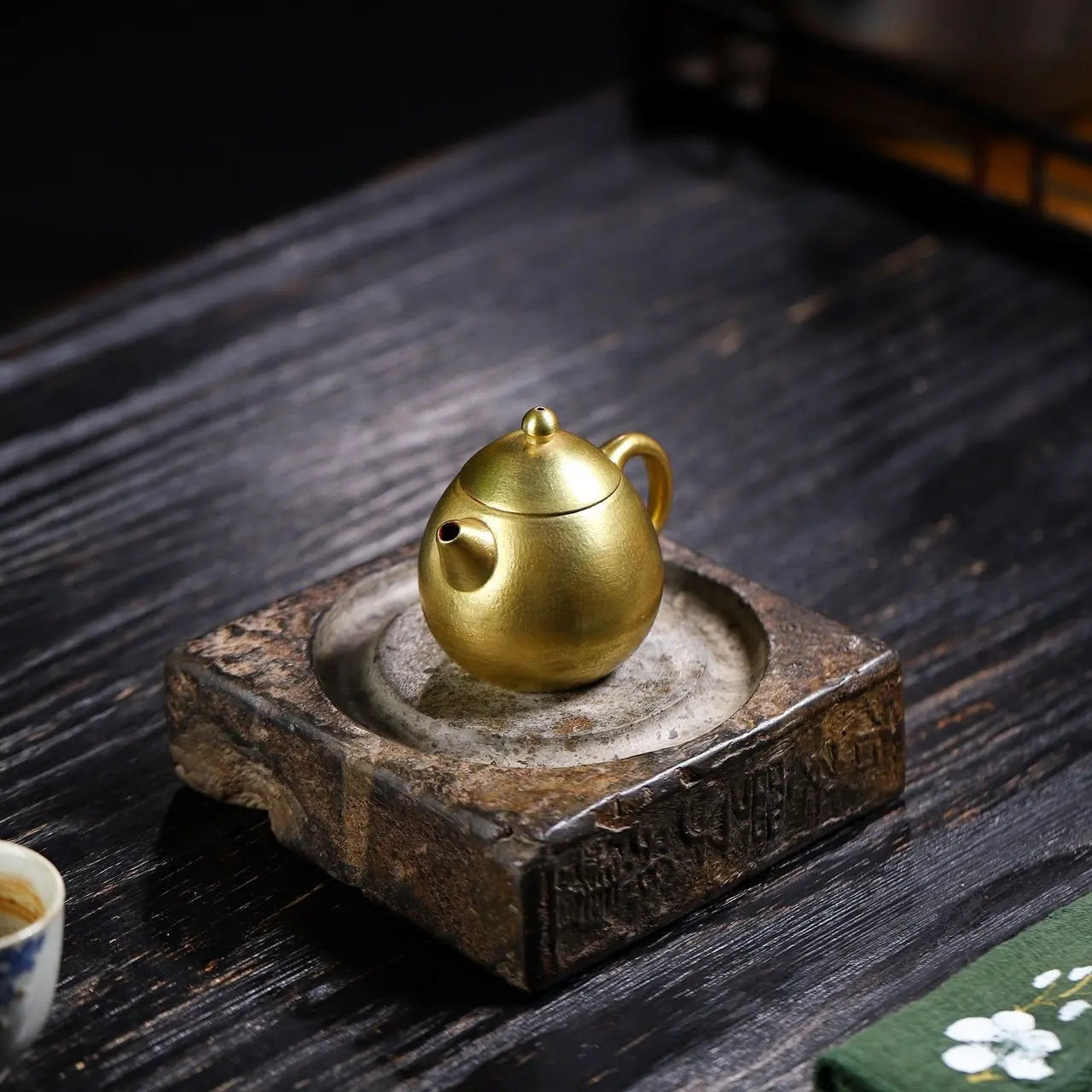 Xiao Jin Dan 120cc - Yixing Handmade Teapot 江苏宜兴