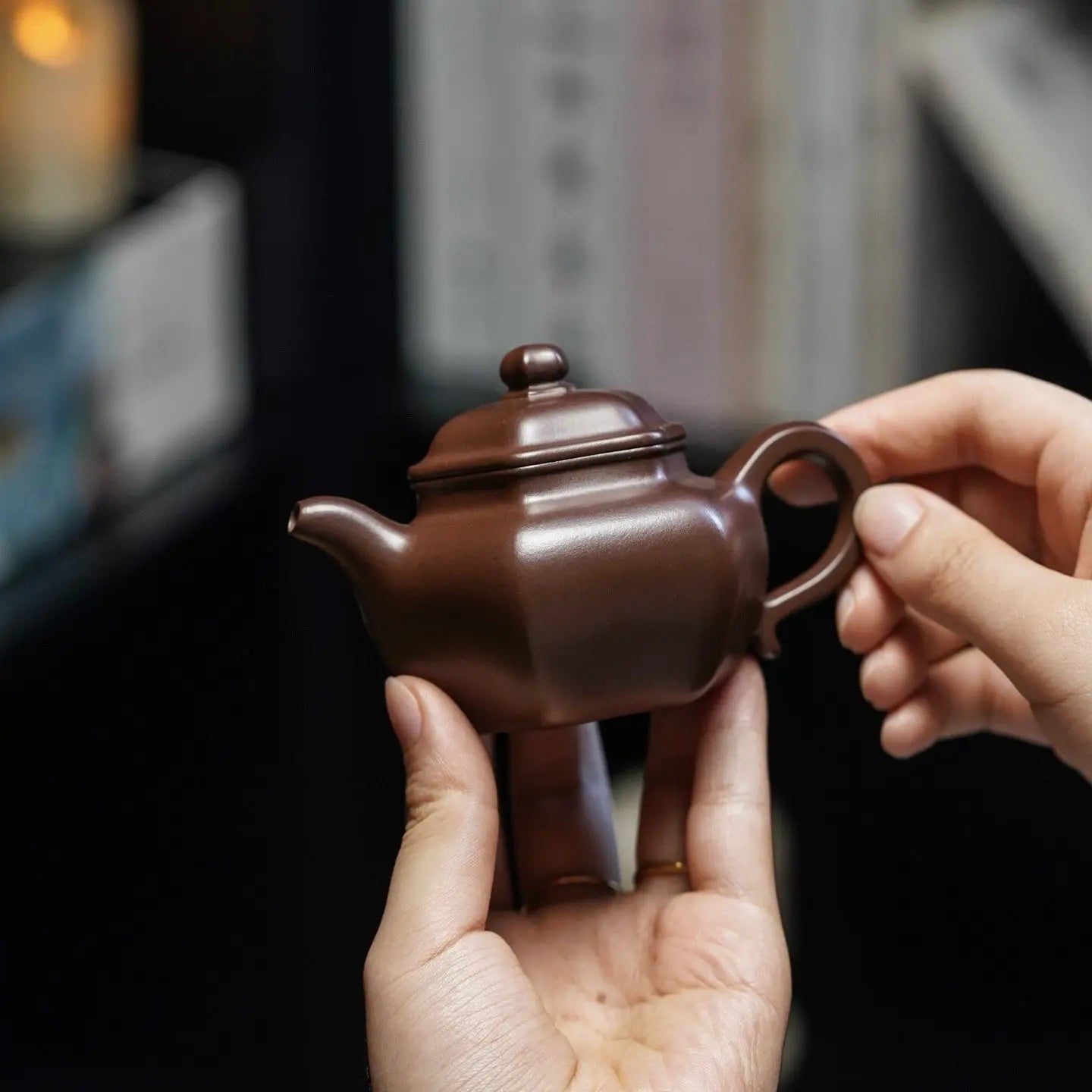 Xiao Lian Zi 118cc - Yixing Handmade Teapot 江苏宜兴
