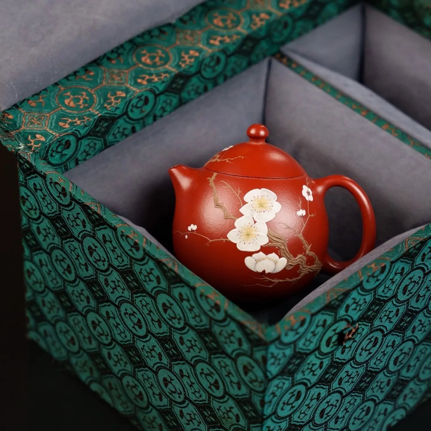 Xiao Long Dan 150cc - Yixing Handmade Teapot 江苏宜兴