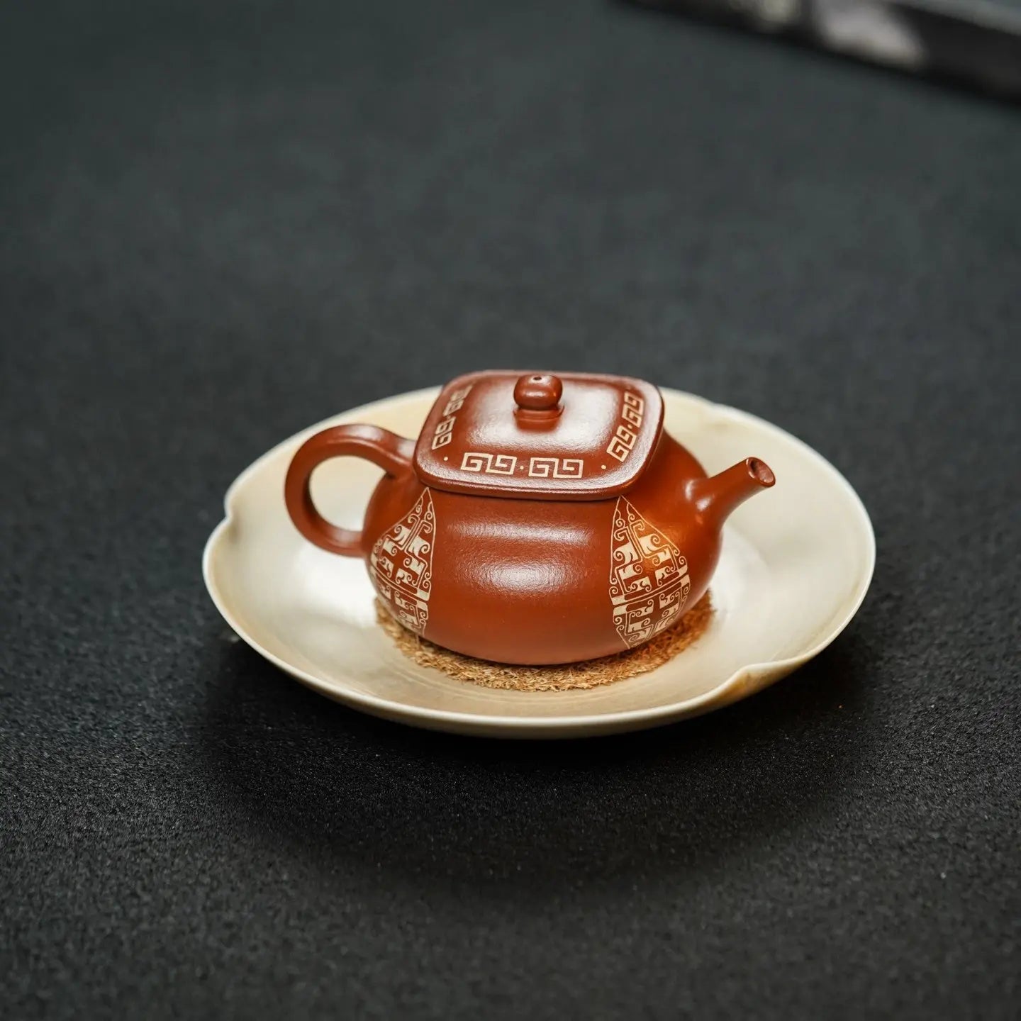 Xiao Qian Kun 130cc - Yixing Handmade Teapot 江苏宜兴