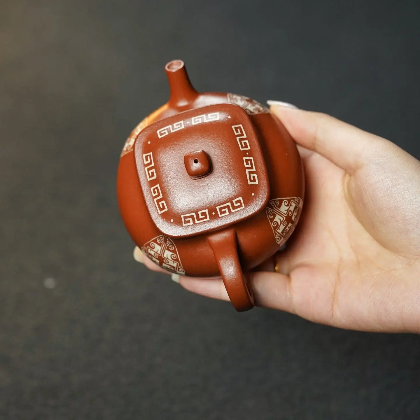 Xiao Qian Kun 130cc - Yixing Handmade Teapot 江苏宜兴