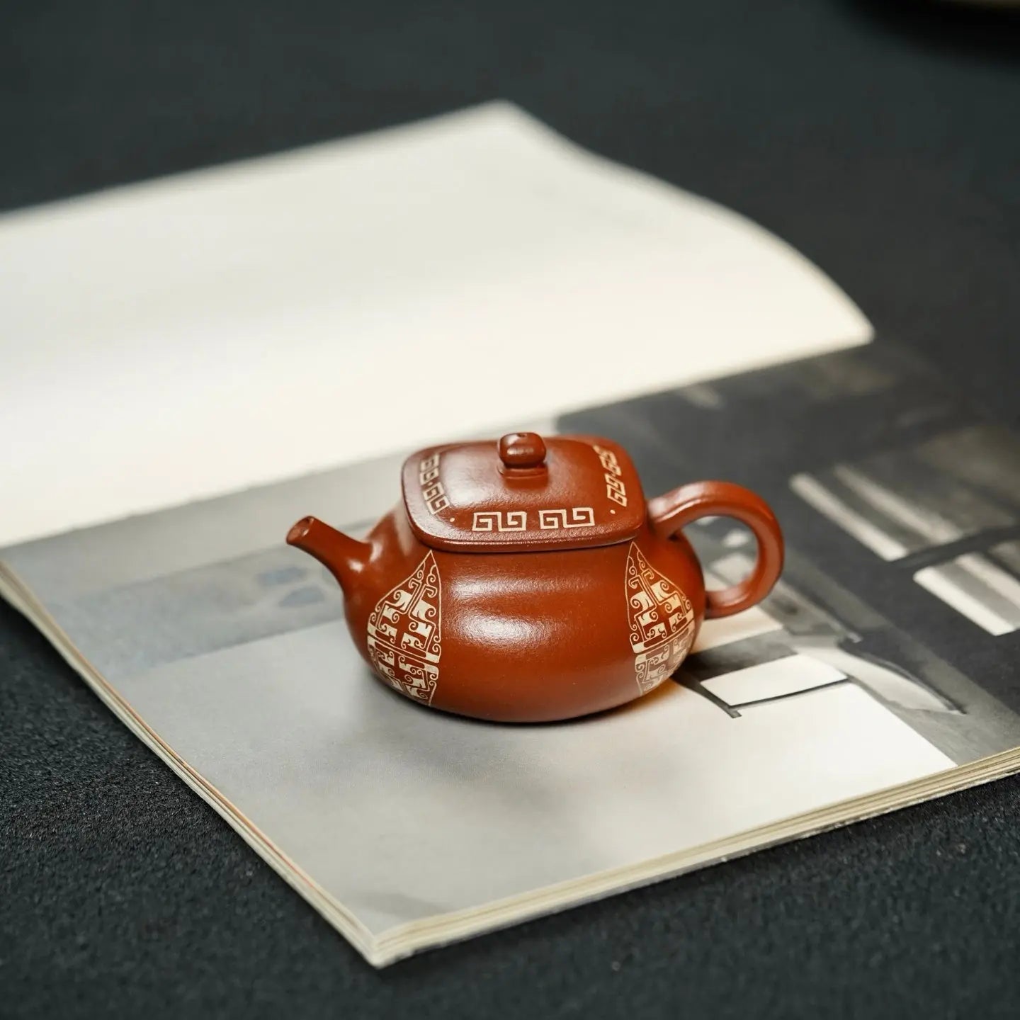 Xiao Qian Kun 130cc - Yixing Handmade Teapot 江苏宜兴