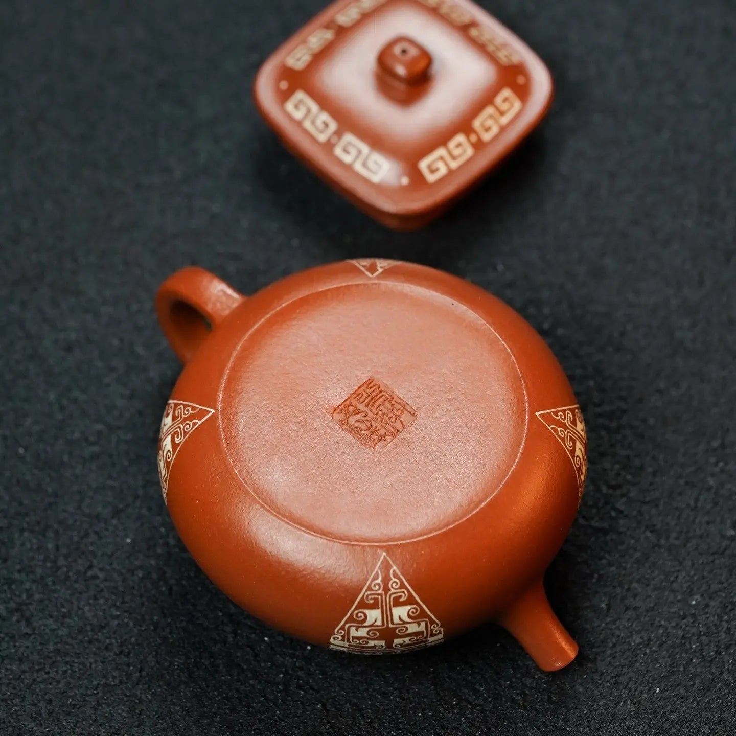 Xiao Qian Kun 130cc - Yixing Handmade Teapot 江苏宜兴