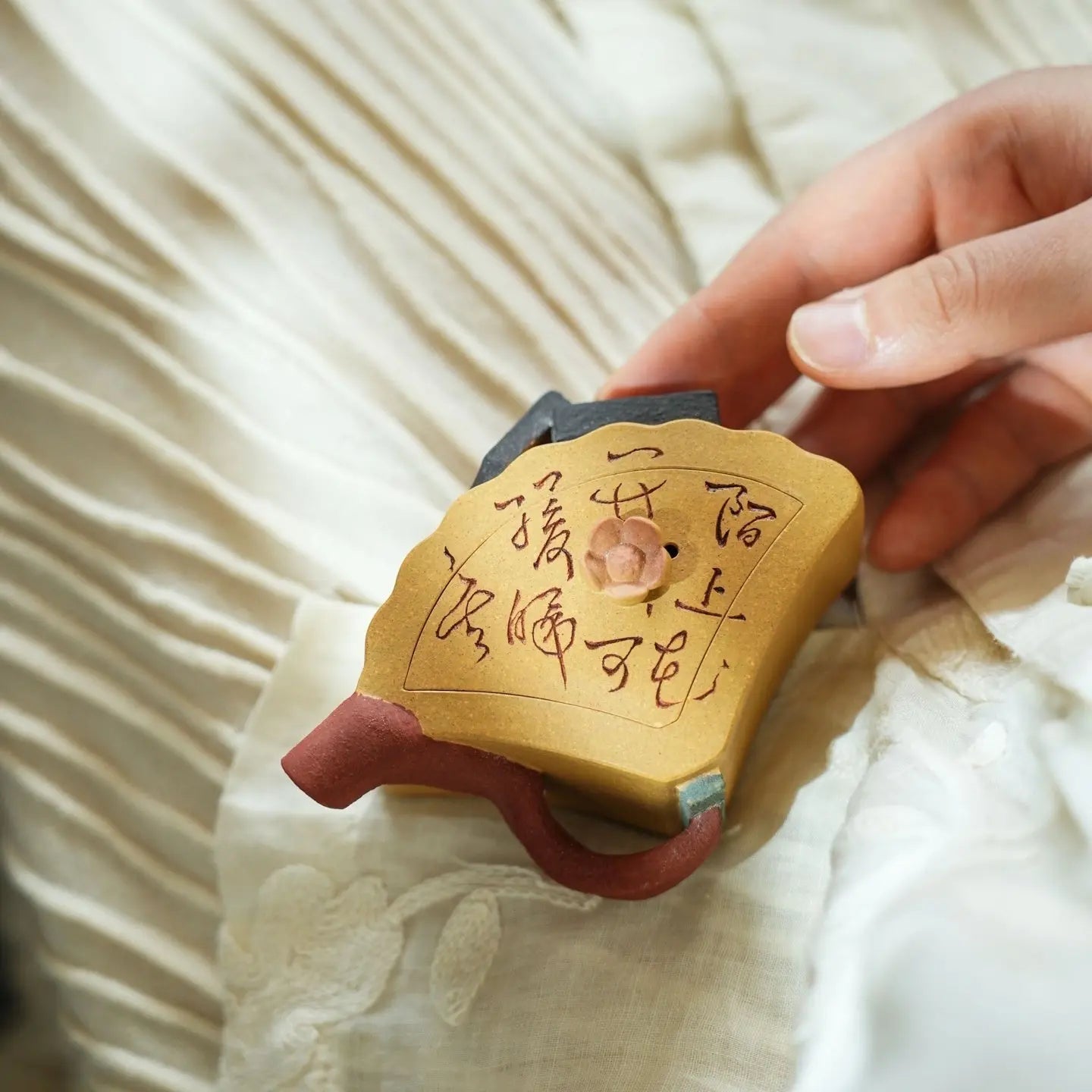 Xiao Shan Hu 100cc - Yixing Handmade Teapot 江苏宜兴