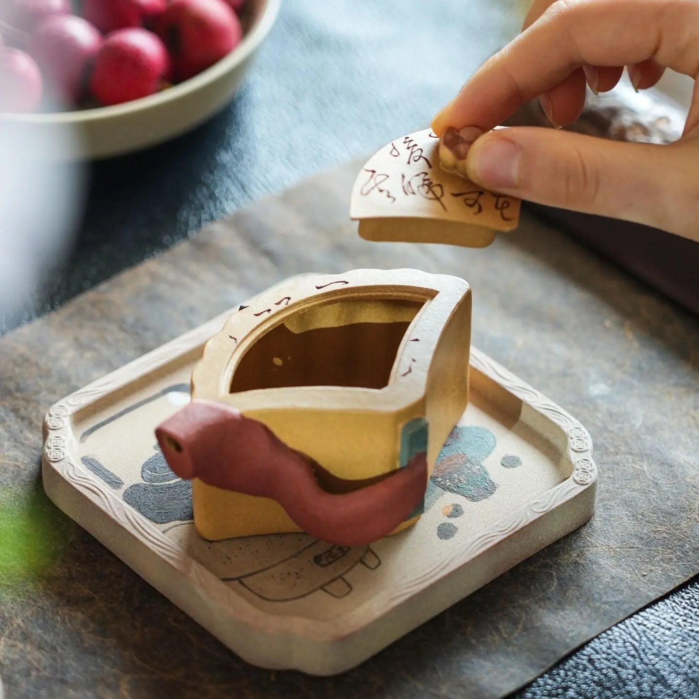 Xiao Shan Hu 100cc - Yixing Handmade Teapot 江苏宜兴