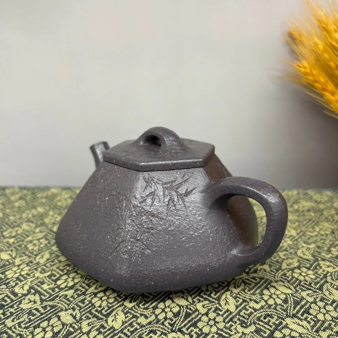 Xin Zhou Shi Piao 190cc - Yixing Handmade Teapot 江苏宜兴