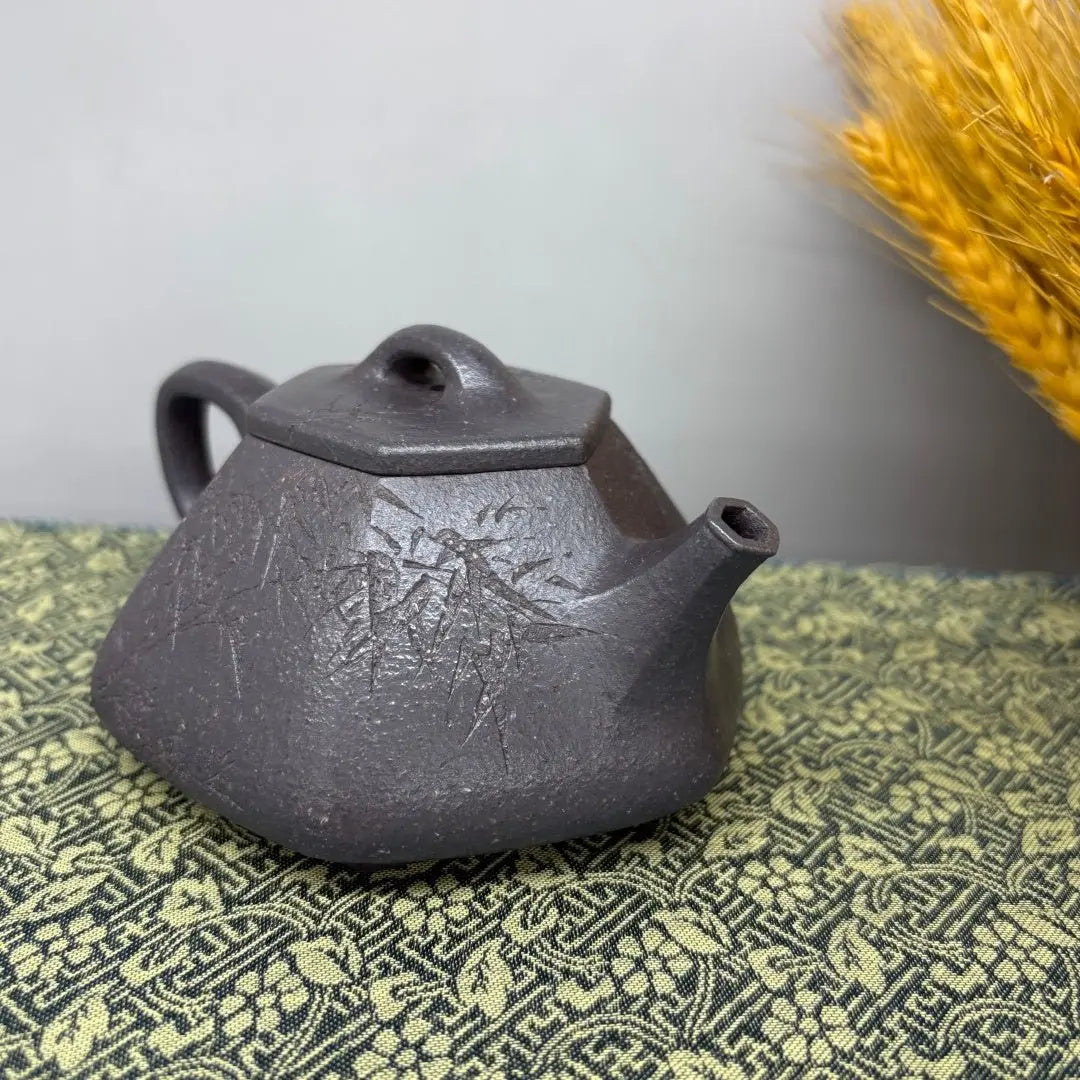 Xin Zhou Shi Piao 190cc - Yixing Handmade Teapot 江苏宜兴