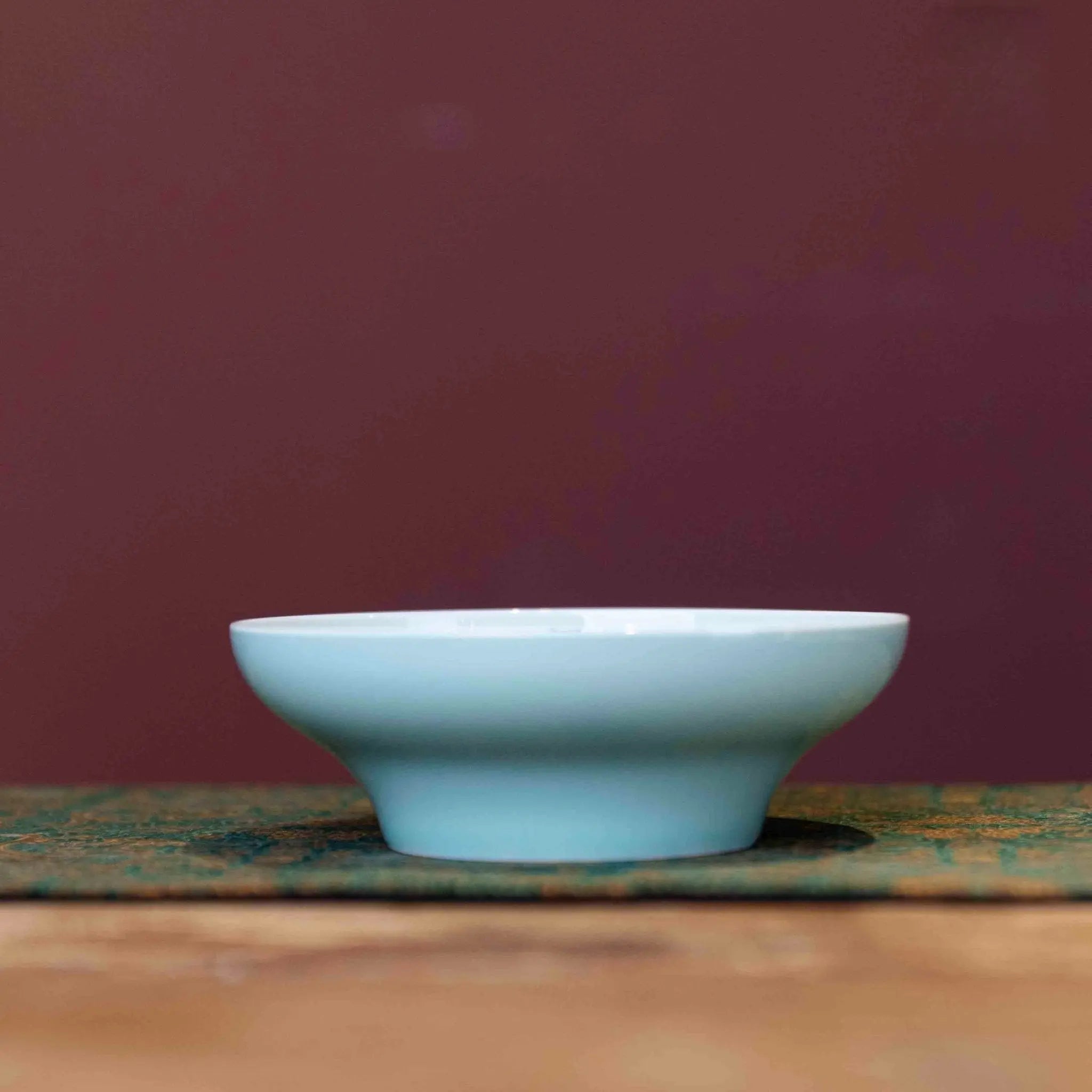 Xiu Qiu Hua 120cc - Jing De Zhen Porcelain Gaiwan zycschina
