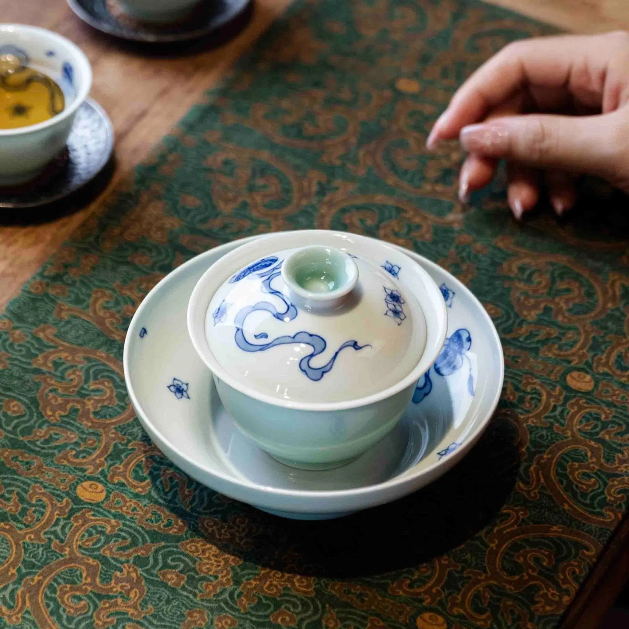 Xiu Qiu Hua 120cc - Jing De Zhen Porcelain Gaiwan zycschina