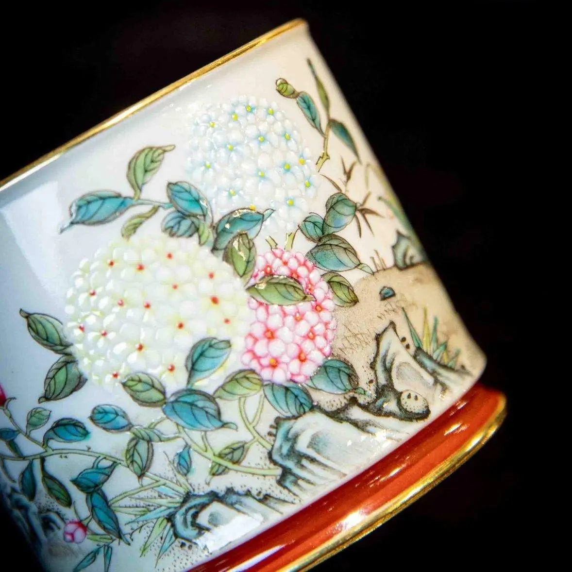Xiu Qiu Hua 150cc - Jing De Zhen Porcelain Teacup zycschina