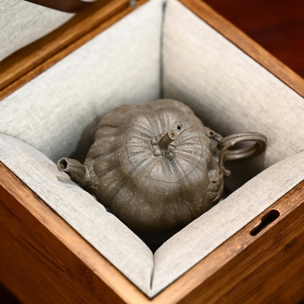 Xiu Yu Nan Gua 150cc - Yixing Handmade Teapot 江苏宜兴
